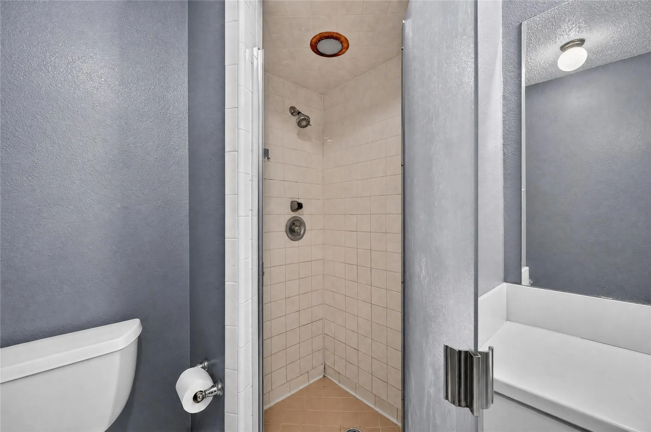 Single Family Residence For Rent in Dallas County , 1226 Ranch Valley Drive, De Soto, Texas 75115, 4 Bedroom, 3 Bathroom, 2 Garage spaces, 2,681 Sqft, built in 1978, mls#21362567, Real Estate Agent in De Soto, Homes For Rent in Dallas county, Homes For Rent in De Soto, Realtor in De Soto Texas, Real Estate Brokerage Independent Realty Texas, Luminita Cordes Realtor