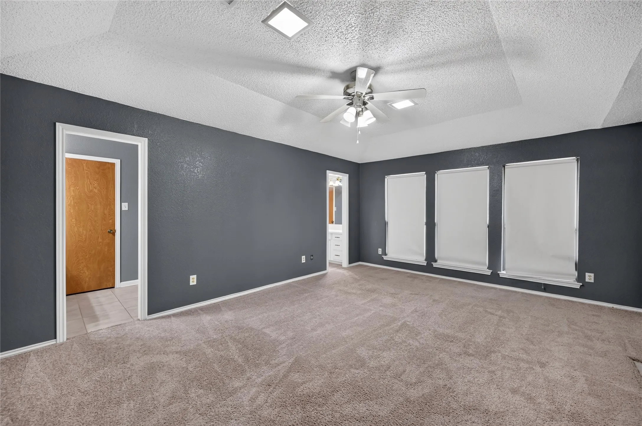 Single Family Residence For Rent in Dallas County , 1226 Ranch Valley Drive, De Soto, Texas 75115, 4 Bedroom, 3 Bathroom, 2 Garage spaces, 2,681 Sqft, built in 1978, mls#21362567, Real Estate Agent in De Soto, Homes For Rent in Dallas county, Homes For Rent in De Soto, Realtor in De Soto Texas, Real Estate Brokerage Independent Realty Texas, Luminita Cordes Realtor