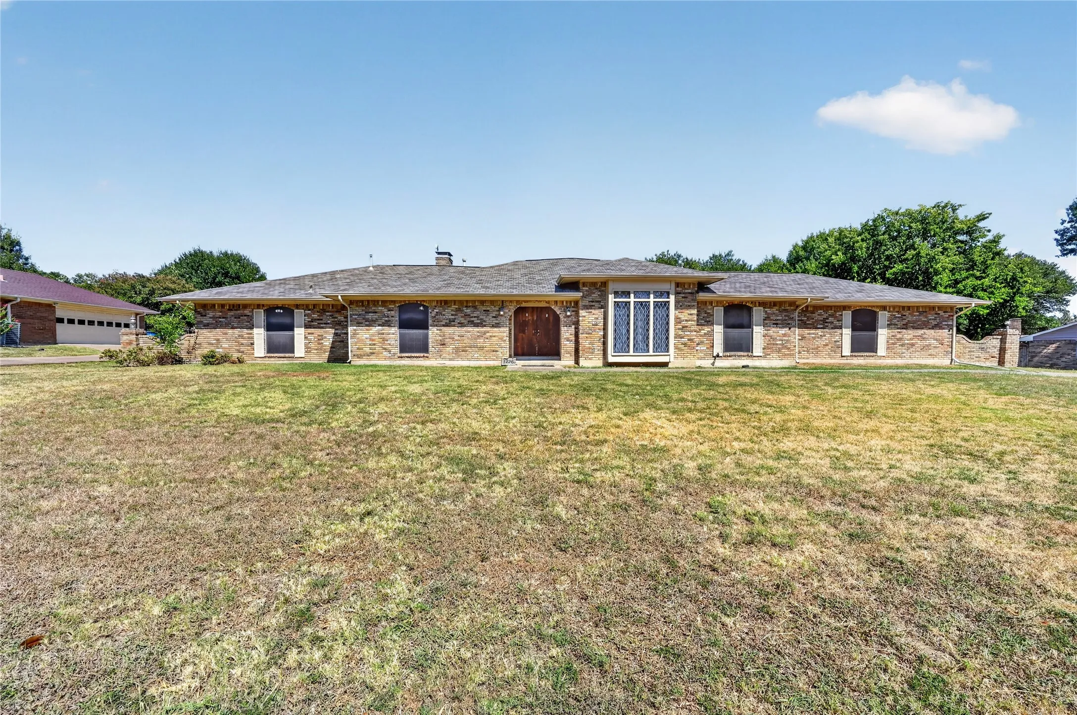 Single Family Residence For Rent in Dallas County , 1226 Ranch Valley Drive, De Soto, Texas 75115, 4 Bedroom, 3 Bathroom, 2 Garage spaces, 2,681 Sqft, built in 1978, mls#21362567, Real Estate Agent in De Soto, Homes For Rent in Dallas county, Homes For Rent in De Soto, Realtor in De Soto Texas, Real Estate Brokerage Independent Realty Texas, Luminita Cordes Realtor