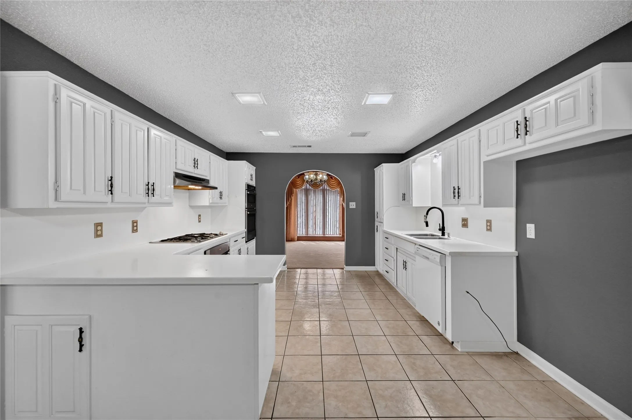 Single Family Residence For Rent in Dallas County , 1226 Ranch Valley Drive, De Soto, Texas 75115, 4 Bedroom, 3 Bathroom, 2 Garage spaces, 2,681 Sqft, built in 1978, mls#21362567, Real Estate Agent in De Soto, Homes For Rent in Dallas county, Homes For Rent in De Soto, Realtor in De Soto Texas, Real Estate Brokerage Independent Realty Texas, Luminita Cordes Realtor