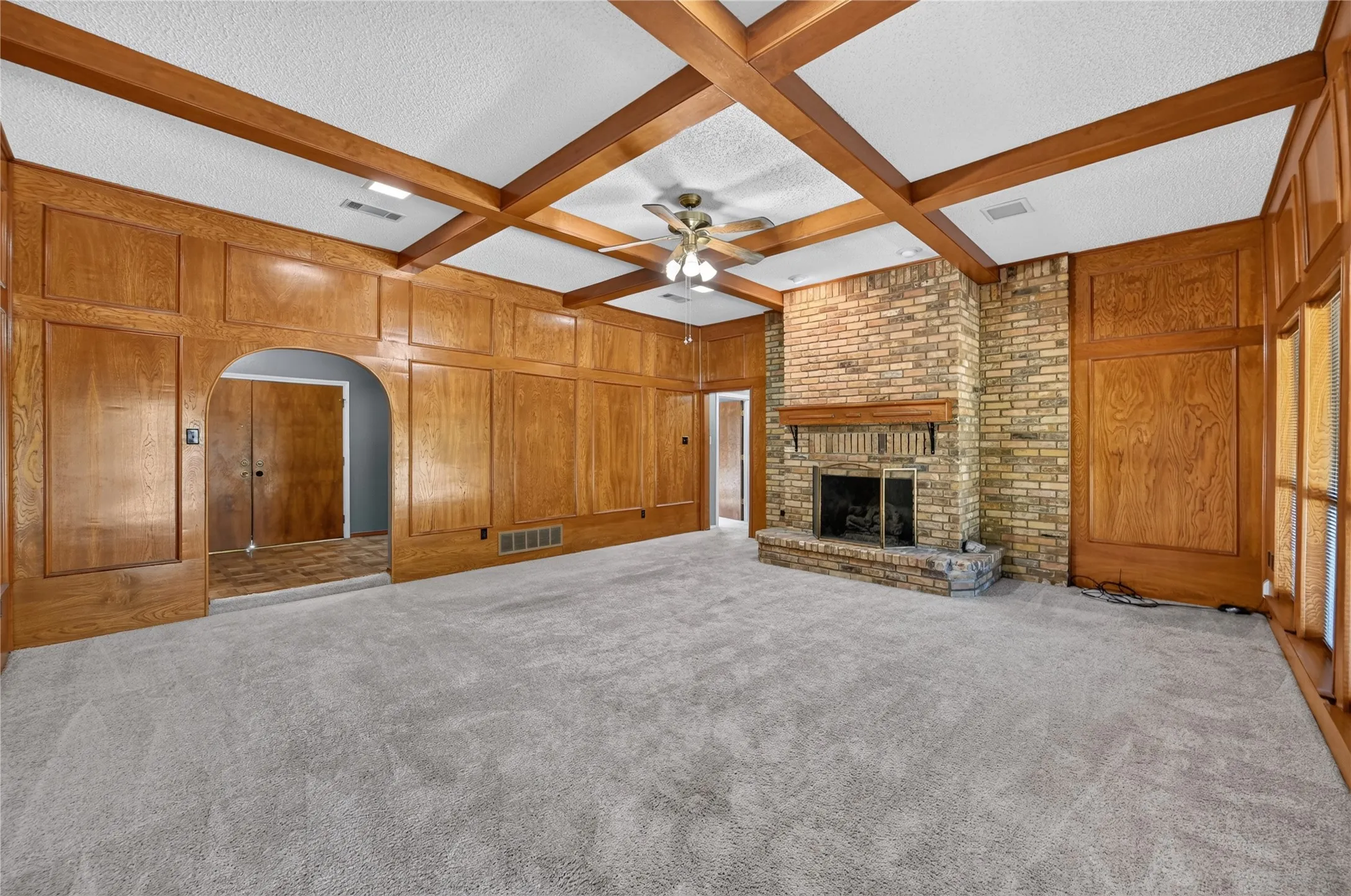Single Family Residence For Rent in Dallas County , 1226 Ranch Valley Drive, De Soto, Texas 75115, 4 Bedroom, 3 Bathroom, 2 Garage spaces, 2,681 Sqft, built in 1978, mls#21362567, Real Estate Agent in De Soto, Homes For Rent in Dallas county, Homes For Rent in De Soto, Realtor in De Soto Texas, Real Estate Brokerage Independent Realty Texas, Luminita Cordes Realtor