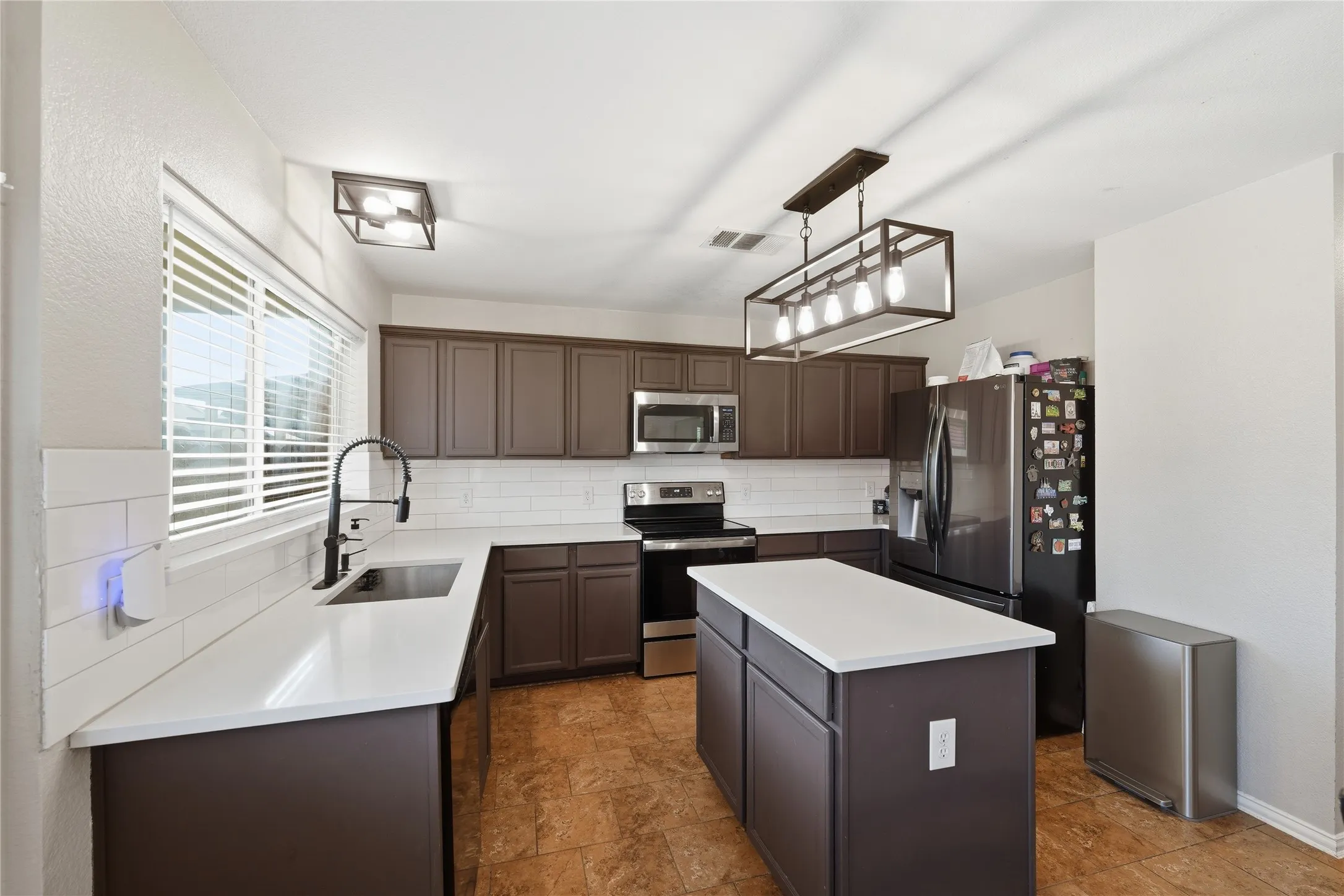 Single Family Residence For Rent in Denton County , 1720 Morning Dove, Aubrey, Texas 76227, 4 Bedroom, 3 Bathroom, 2 Garage spaces, 2,491 Sqft, built in 2004, mls#21362569, Real Estate Agent in Aubrey, Homes For Rent in Denton county, Homes For Rent in Aubrey, Realtor in Aubrey Texas, Real Estate Brokerage Independent Realty Texas, Luminita Cordes Realtor