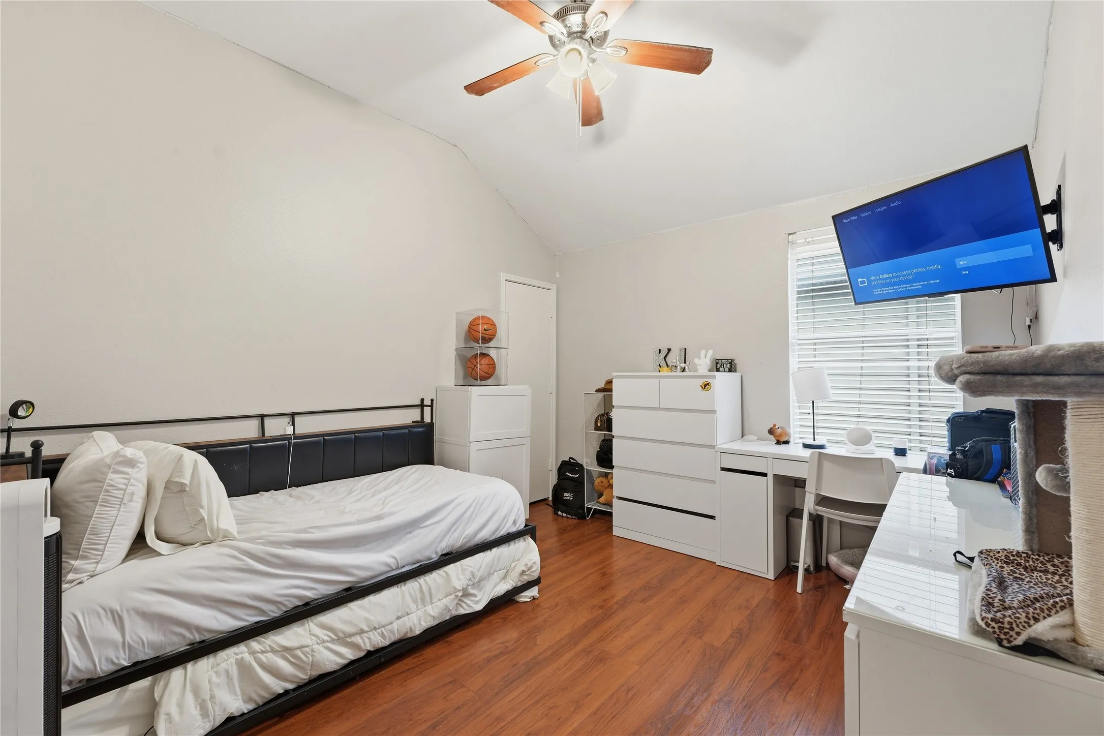 Single Family Residence For Rent in Denton County , 1720 Morning Dove, Aubrey, Texas 76227, 4 Bedroom, 3 Bathroom, 2 Garage spaces, 2,491 Sqft, built in 2004, mls#21362569, Real Estate Agent in Aubrey, Homes For Rent in Denton county, Homes For Rent in Aubrey, Realtor in Aubrey Texas, Real Estate Brokerage Independent Realty Texas, Luminita Cordes Realtor