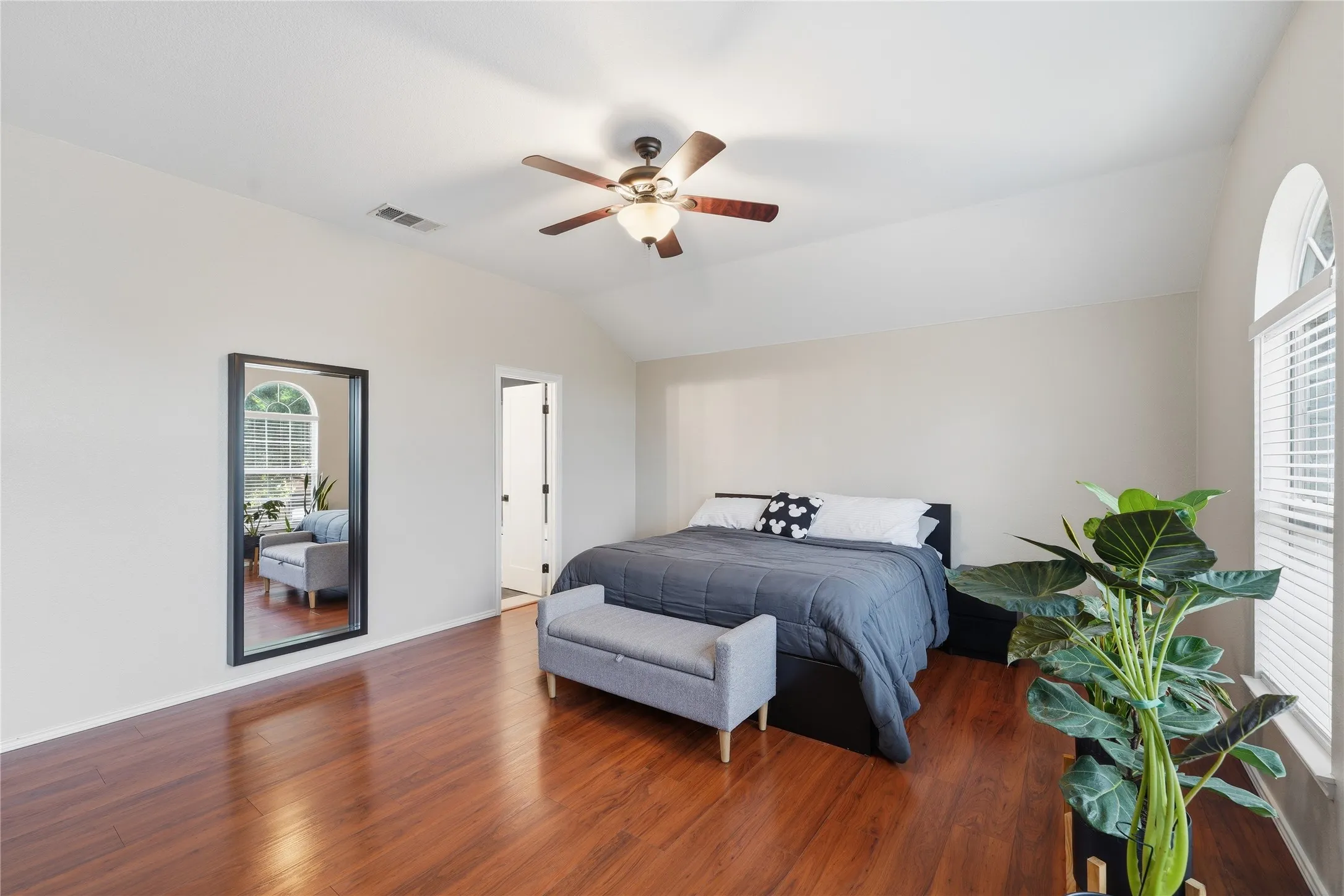 Single Family Residence For Rent in Denton County , 1720 Morning Dove, Aubrey, Texas 76227, 4 Bedroom, 3 Bathroom, 2 Garage spaces, 2,491 Sqft, built in 2004, mls#21362569, Real Estate Agent in Aubrey, Homes For Rent in Denton county, Homes For Rent in Aubrey, Realtor in Aubrey Texas, Real Estate Brokerage Independent Realty Texas, Luminita Cordes Realtor