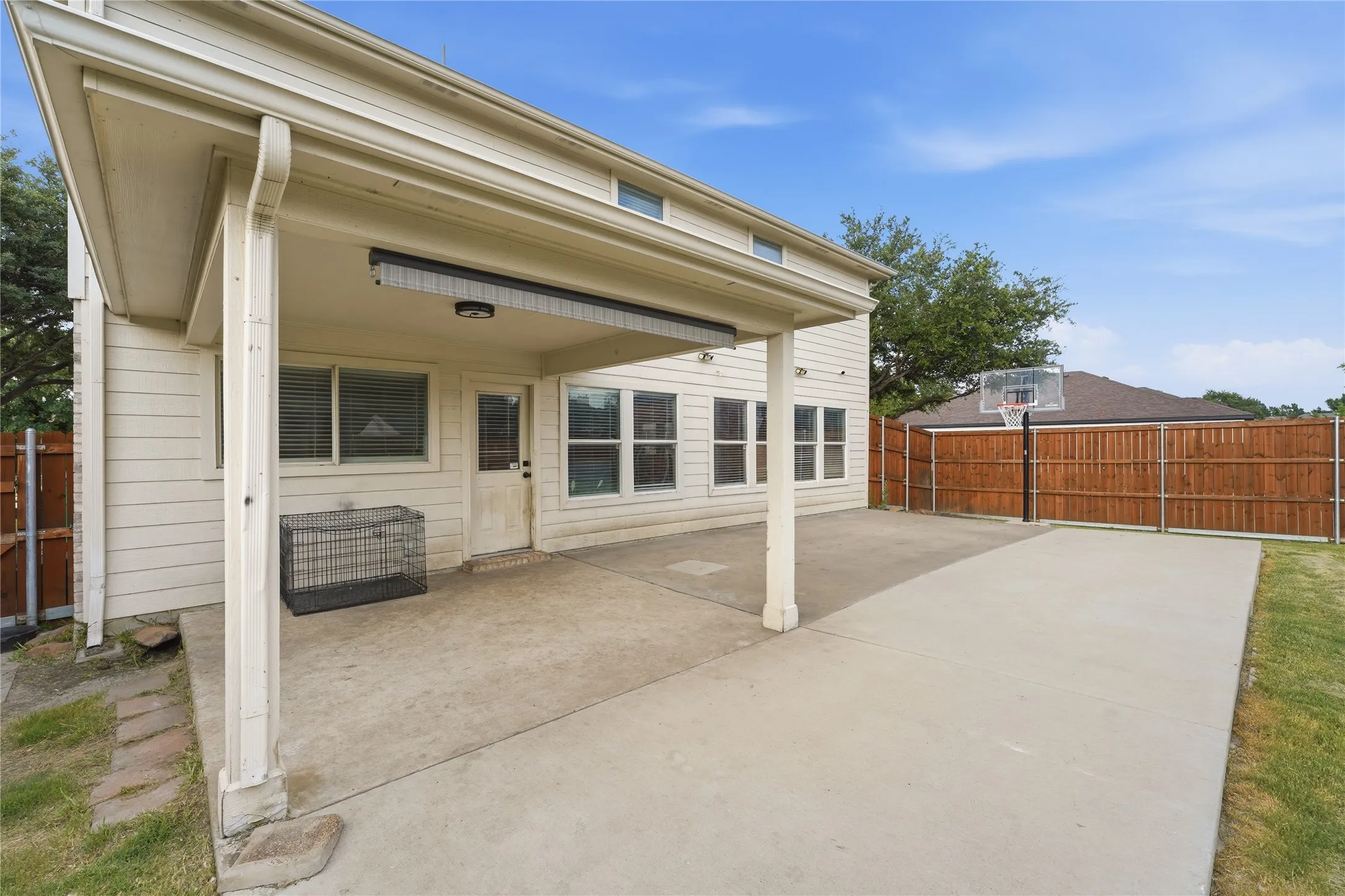 Single Family Residence For Rent in Denton County , 1720 Morning Dove, Aubrey, Texas 76227, 4 Bedroom, 3 Bathroom, 2 Garage spaces, 2,491 Sqft, built in 2004, mls#21362569, Real Estate Agent in Aubrey, Homes For Rent in Denton county, Homes For Rent in Aubrey, Realtor in Aubrey Texas, Real Estate Brokerage Independent Realty Texas, Luminita Cordes Realtor