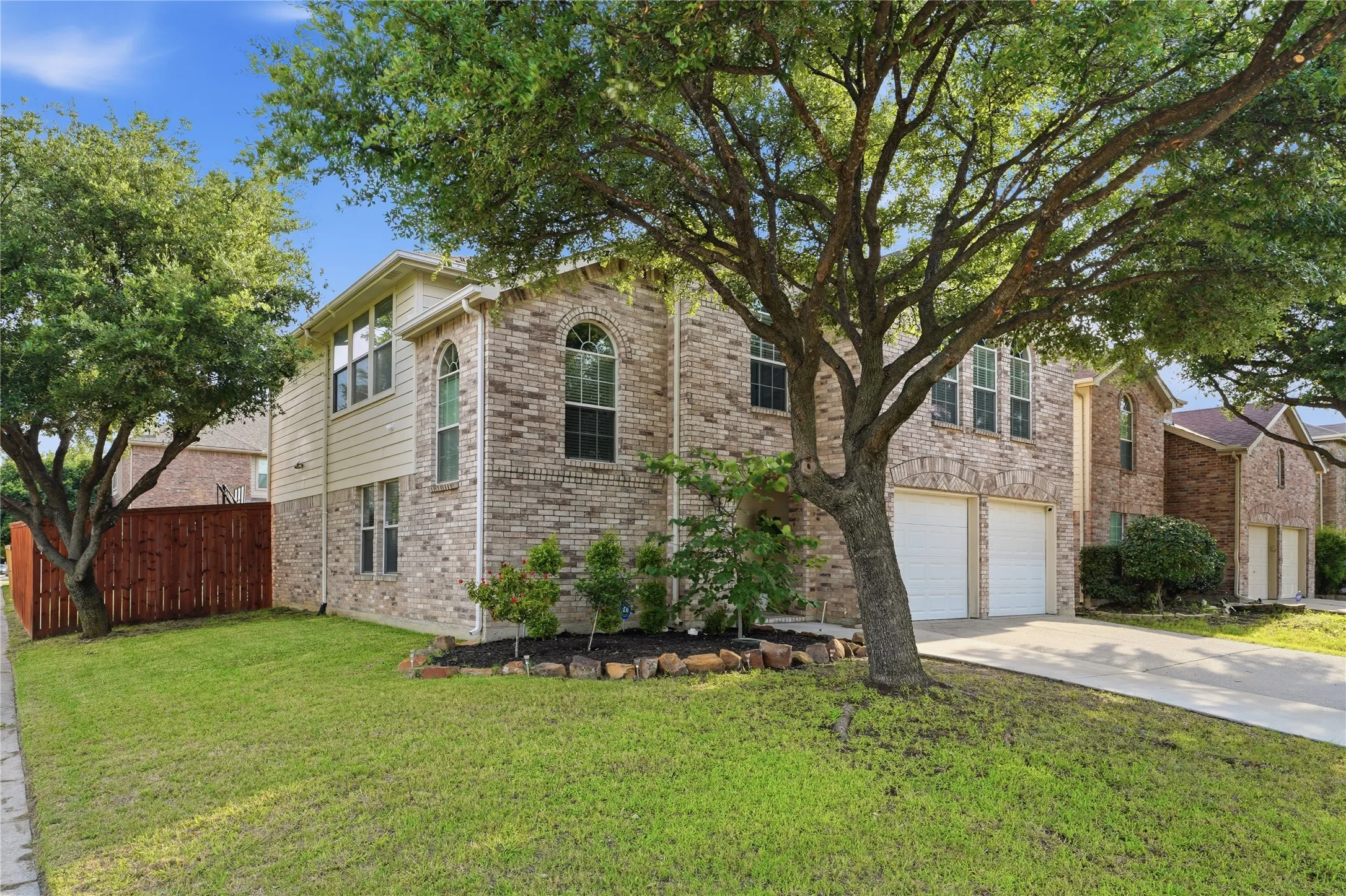 Single Family Residence For Rent in Denton County , 1720 Morning Dove, Aubrey, Texas 76227, 4 Bedroom, 3 Bathroom, 2 Garage spaces, 2,491 Sqft, built in 2004, mls#21362569, Real Estate Agent in Aubrey, Homes For Rent in Denton county, Homes For Rent in Aubrey, Realtor in Aubrey Texas, Real Estate Brokerage Independent Realty Texas, Luminita Cordes Realtor