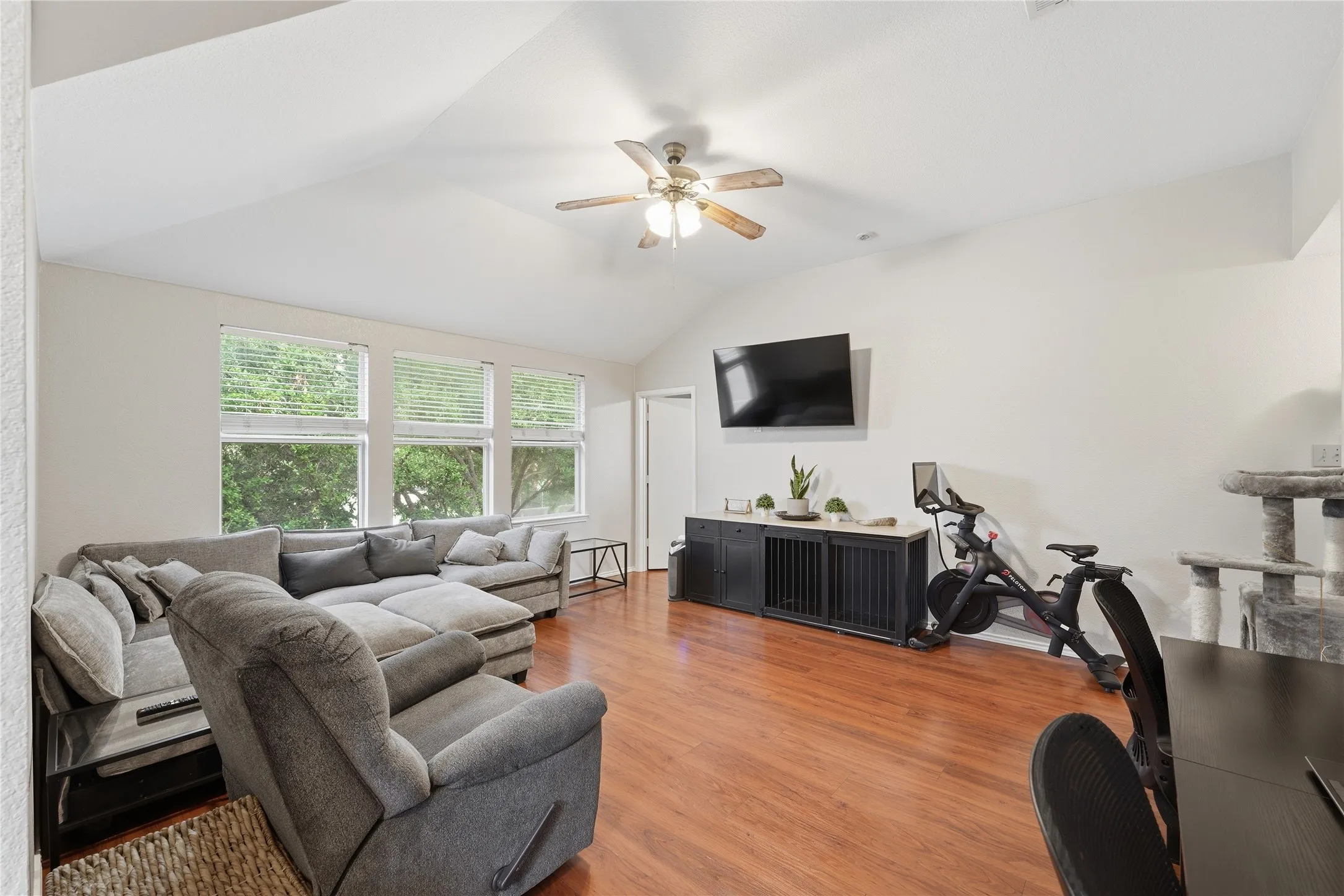 Single Family Residence For Rent in Denton County , 1720 Morning Dove, Aubrey, Texas 76227, 4 Bedroom, 3 Bathroom, 2 Garage spaces, 2,491 Sqft, built in 2004, mls#21362569, Real Estate Agent in Aubrey, Homes For Rent in Denton county, Homes For Rent in Aubrey, Realtor in Aubrey Texas, Real Estate Brokerage Independent Realty Texas, Luminita Cordes Realtor