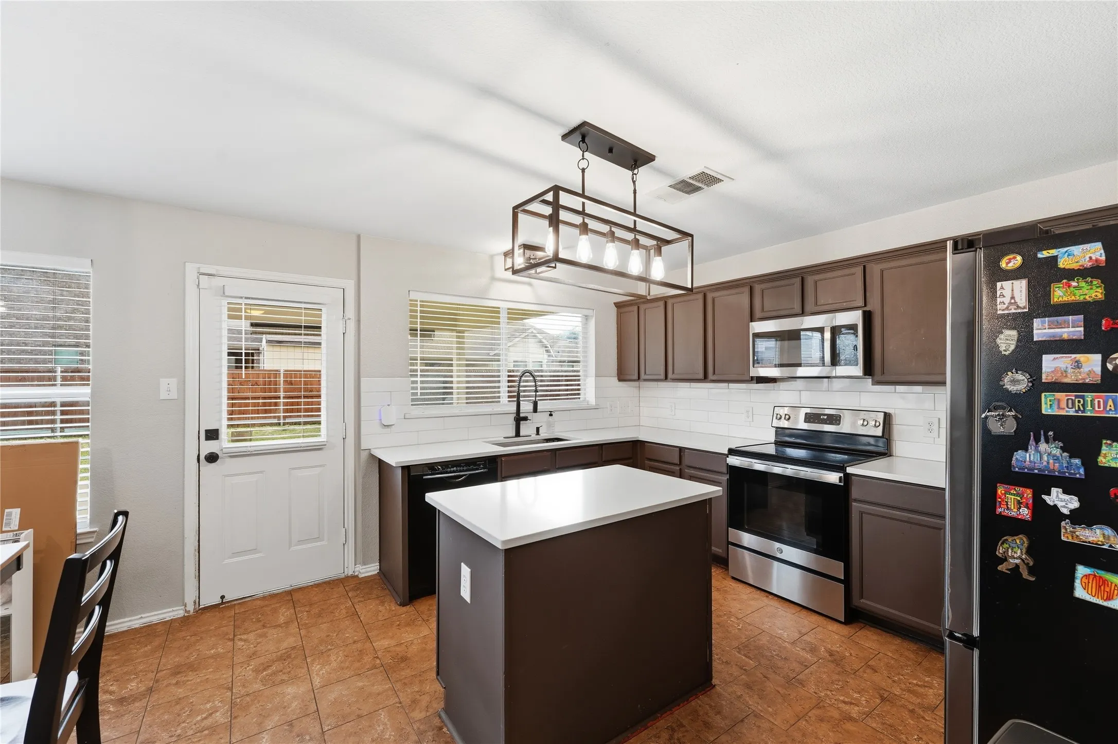 Single Family Residence For Rent in Denton County , 1720 Morning Dove, Aubrey, Texas 76227, 4 Bedroom, 3 Bathroom, 2 Garage spaces, 2,491 Sqft, built in 2004, mls#21362569, Real Estate Agent in Aubrey, Homes For Rent in Denton county, Homes For Rent in Aubrey, Realtor in Aubrey Texas, Real Estate Brokerage Independent Realty Texas, Luminita Cordes Realtor