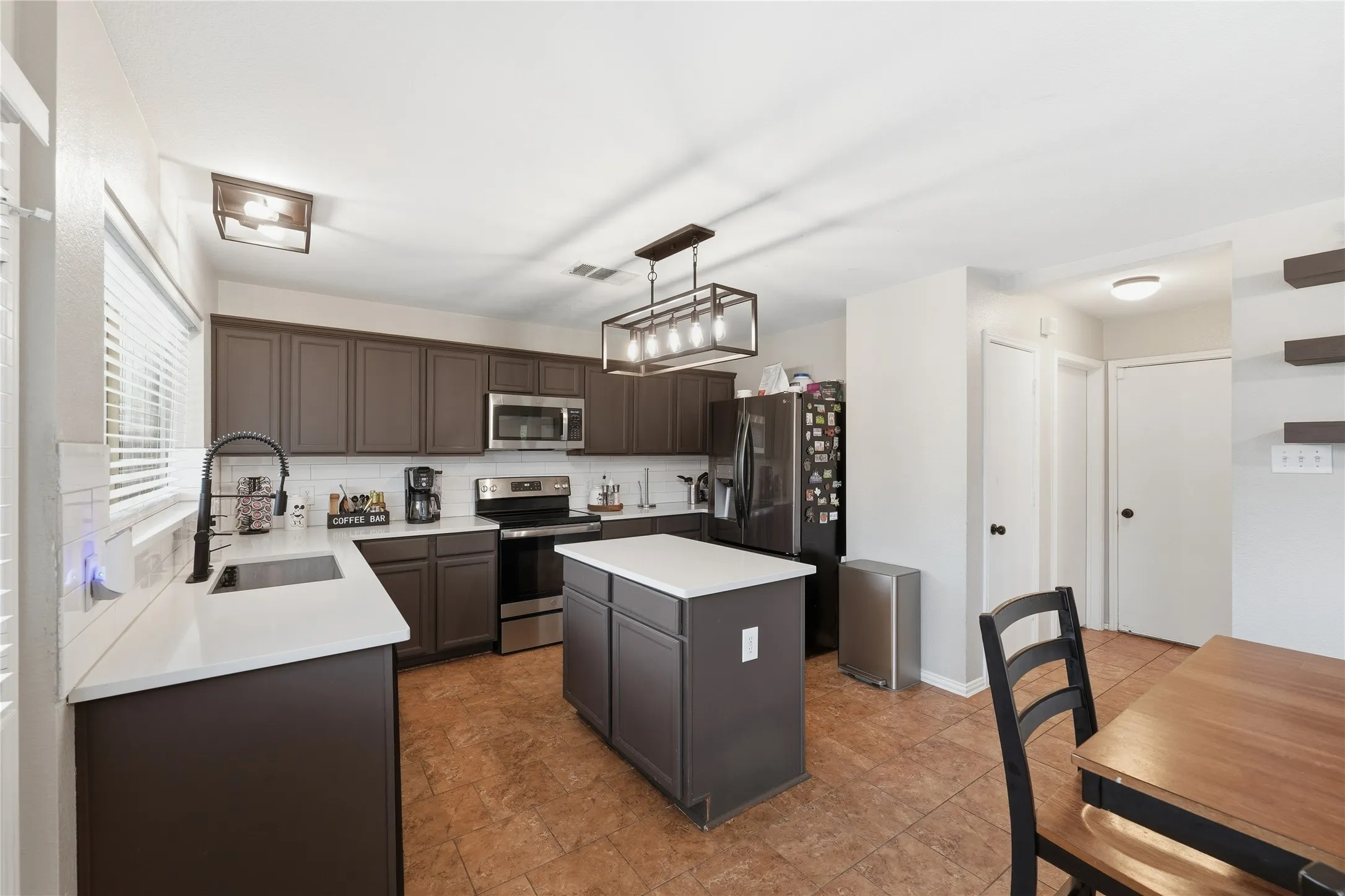 Single Family Residence For Rent in Denton County , 1720 Morning Dove, Aubrey, Texas 76227, 4 Bedroom, 3 Bathroom, 2 Garage spaces, 2,491 Sqft, built in 2004, mls#21362569, Real Estate Agent in Aubrey, Homes For Rent in Denton county, Homes For Rent in Aubrey, Realtor in Aubrey Texas, Real Estate Brokerage Independent Realty Texas, Luminita Cordes Realtor