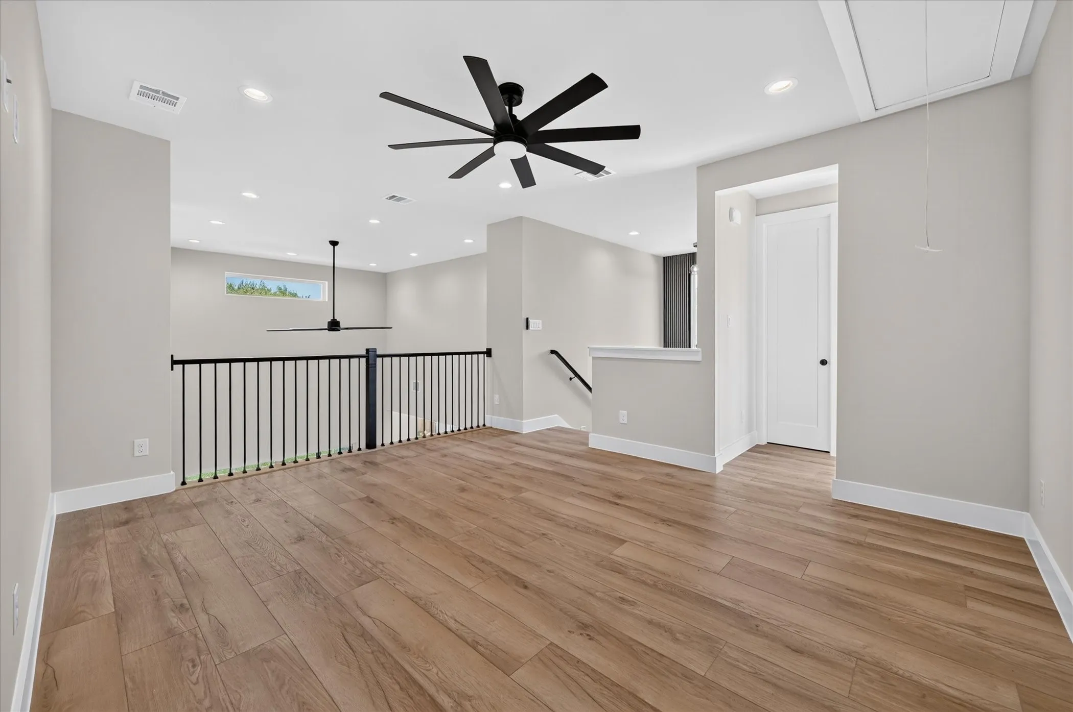 Game Room/2nd Living Room