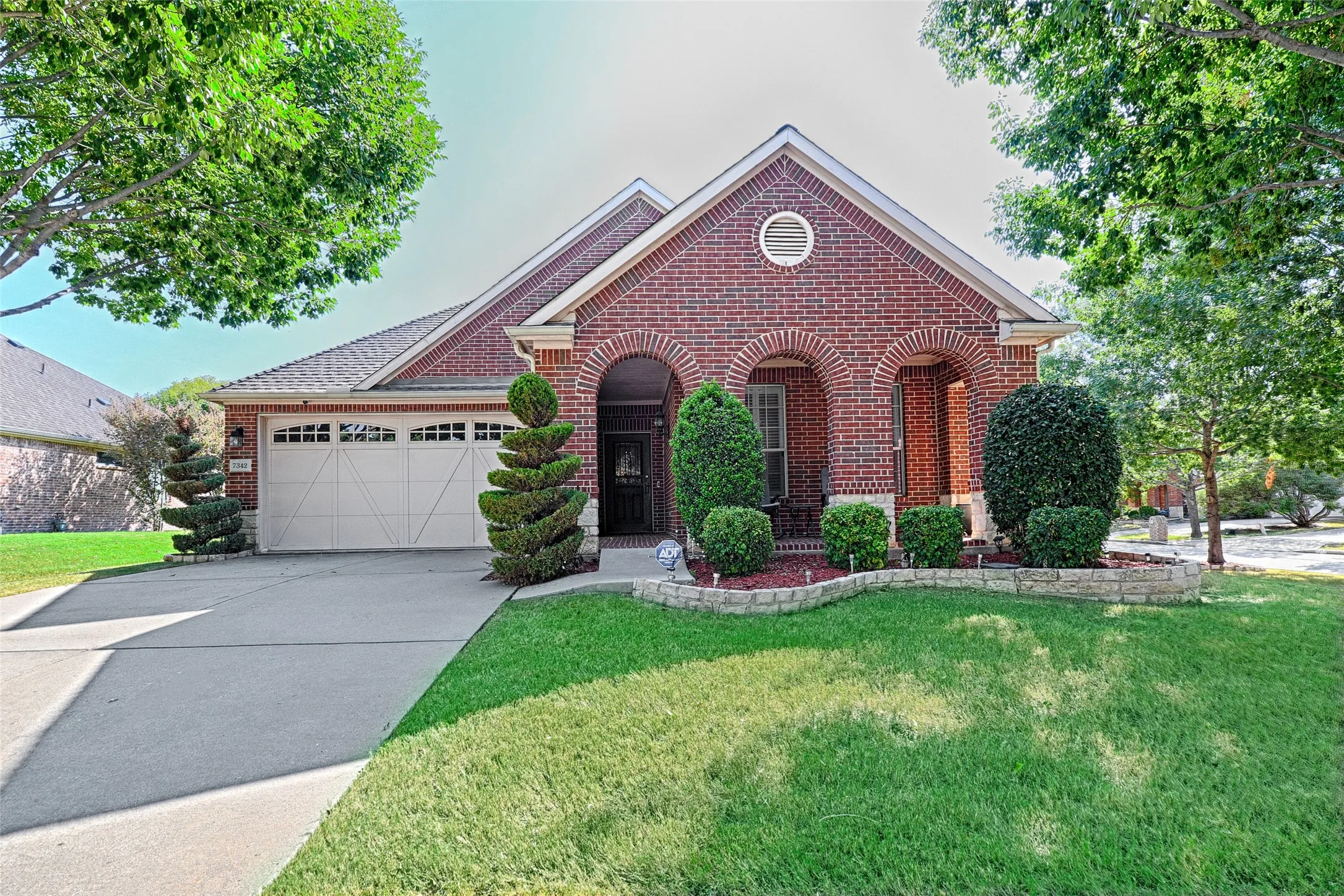 Single Family Residence For Sale in Denton County , 7342 Reflection Bay Drive, Frisco, Texas 75036, 2 Bedroom, 2 Bathroom, 2 Garage spaces, 2,018 Sqft, built in 2007, mls#21362371, Real Estate Agent in Frisco, Homes For Sale in Denton county, Homes For Sale in Frisco, Realtor in Frisco Texas, Real Estate Brokerage Independent Realty Texas, Luminita Cordes Realtor