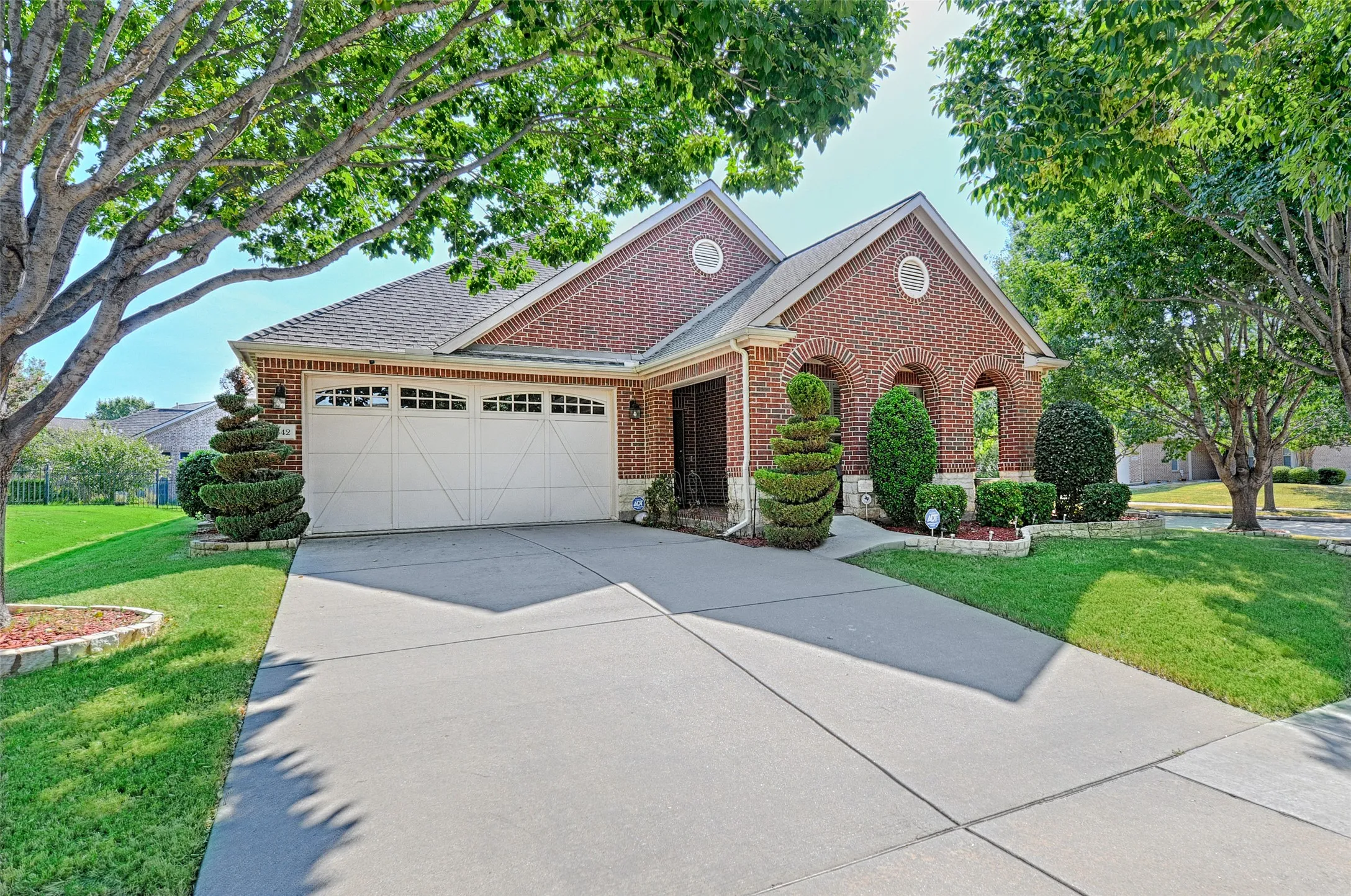 Single Family Residence For Sale in Denton County , 7342 Reflection Bay Drive, Frisco, Texas 75036, 2 Bedroom, 2 Bathroom, 2 Garage spaces, 2,018 Sqft, built in 2007, mls#21362371, Real Estate Agent in Frisco, Homes For Sale in Denton county, Homes For Sale in Frisco, Realtor in Frisco Texas, Real Estate Brokerage Independent Realty Texas, Luminita Cordes Realtor