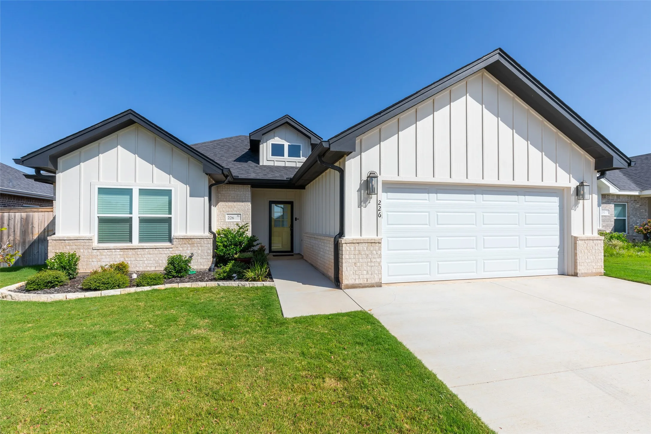 Single Family Residence For Sale in Taylor County , 226 Morning Mist Trail, Abilene, Texas 79602, 3 Bedroom, 2 Bathroom, 2 Garage spaces, 1,612 Sqft, built in 2023, mls#21356851, Real Estate Agent in Abilene, Homes For Sale in Taylor county, Homes For Sale in Abilene, Realtor in Abilene Texas, Real Estate Brokerage Independent Realty Texas, Luminita Cordes Realtor