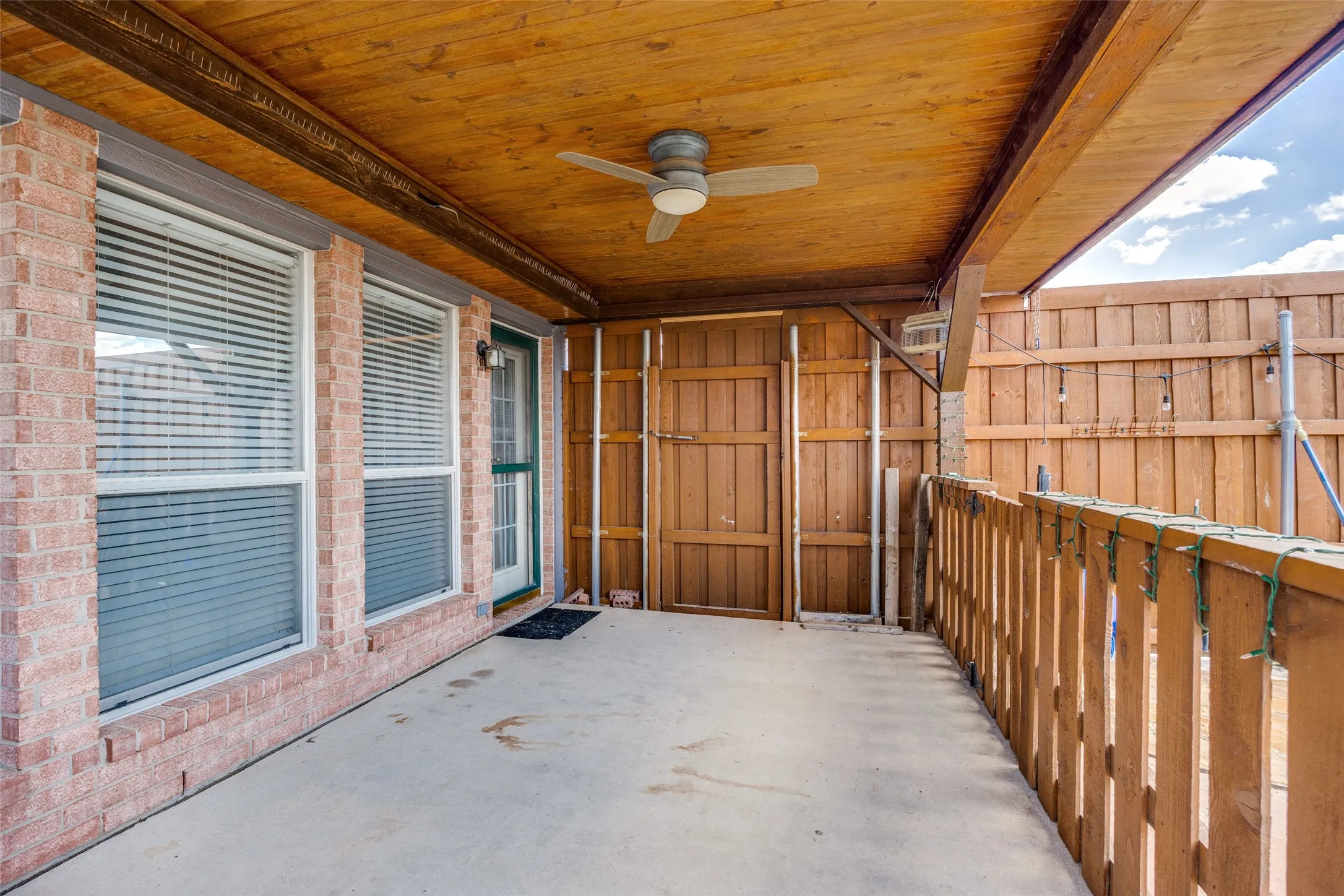 Single Family Residence For Sale in Collin County , 205 Arborview Drive, Wylie, Texas 75098, 3 Bedroom, 2 Bathroom, 2 Garage spaces, 1,703 Sqft, built in 2000, mls#21358558, Real Estate Agent in Wylie, Homes For Sale in Collin county, Homes For Sale in Wylie, Realtor in Wylie Texas, Real Estate Brokerage Independent Realty Texas, Luminita Cordes Realtor