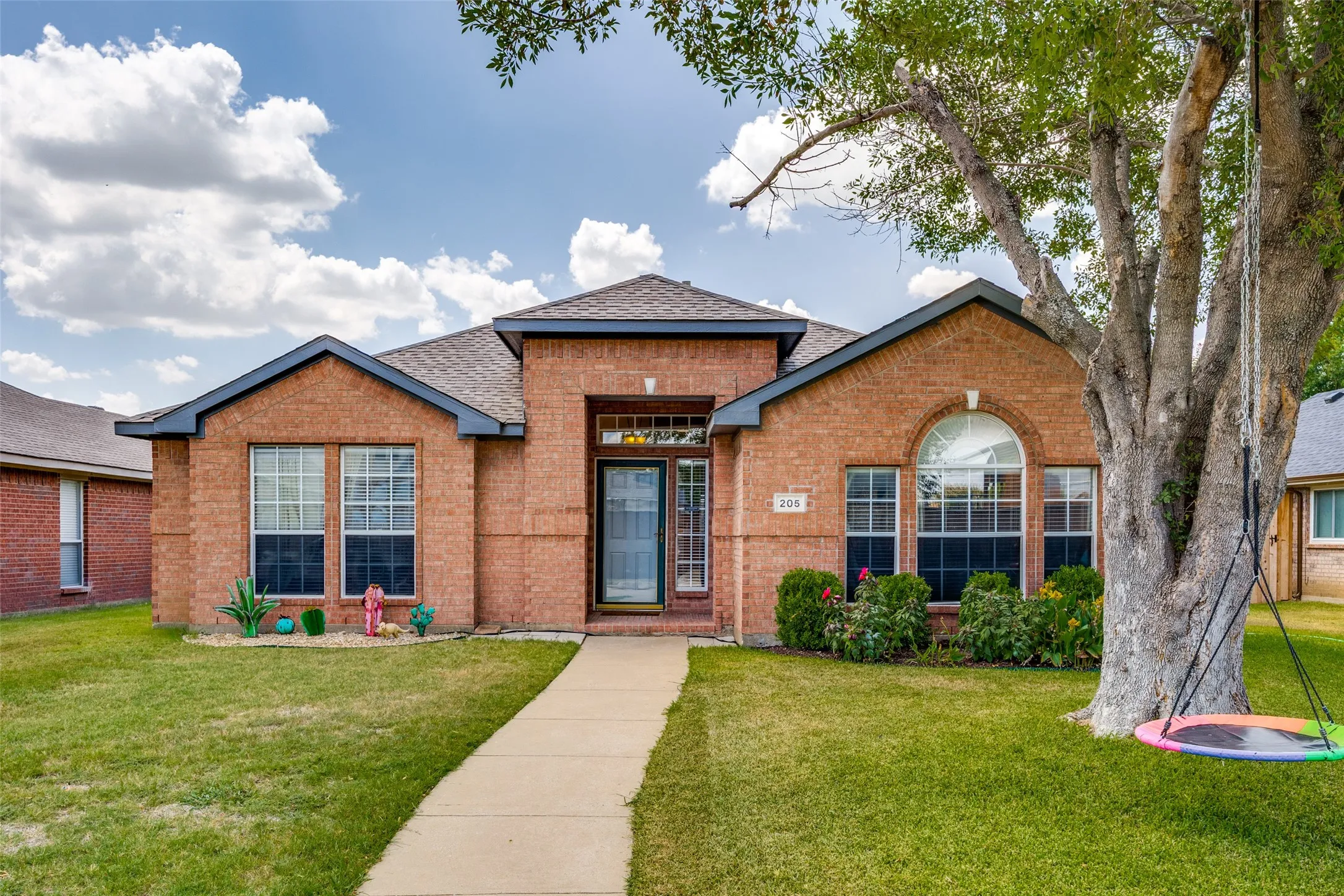 Single Family Residence For Sale in Collin County , 205 Arborview Drive, Wylie, Texas 75098, 3 Bedroom, 2 Bathroom, 2 Garage spaces, 1,703 Sqft, built in 2000, mls#21358558, Real Estate Agent in Wylie, Homes For Sale in Collin county, Homes For Sale in Wylie, Realtor in Wylie Texas, Real Estate Brokerage Independent Realty Texas, Luminita Cordes Realtor