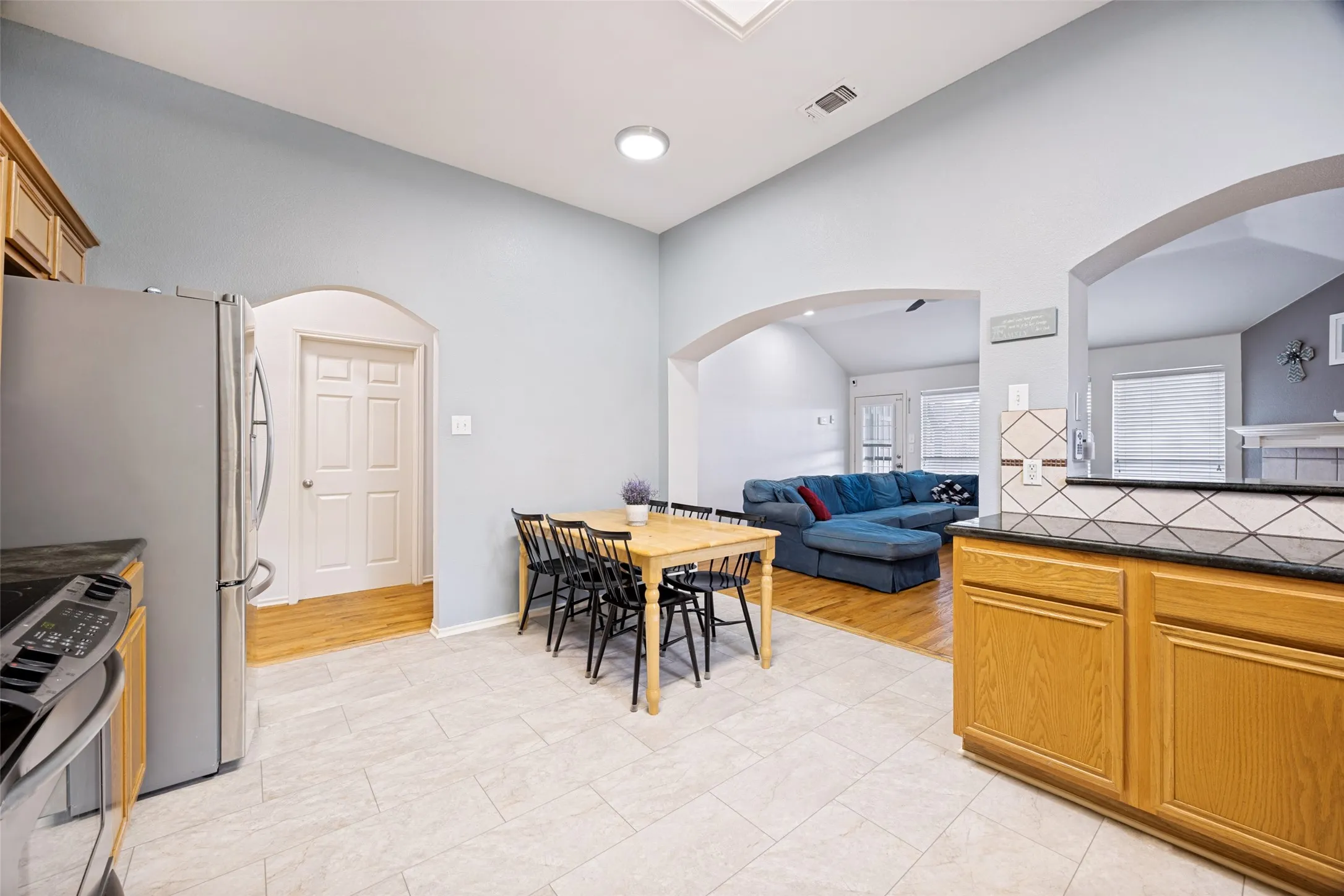 Single Family Residence For Sale in Collin County , 205 Arborview Drive, Wylie, Texas 75098, 3 Bedroom, 2 Bathroom, 2 Garage spaces, 1,703 Sqft, built in 2000, mls#21358558, Real Estate Agent in Wylie, Homes For Sale in Collin county, Homes For Sale in Wylie, Realtor in Wylie Texas, Real Estate Brokerage Independent Realty Texas, Luminita Cordes Realtor