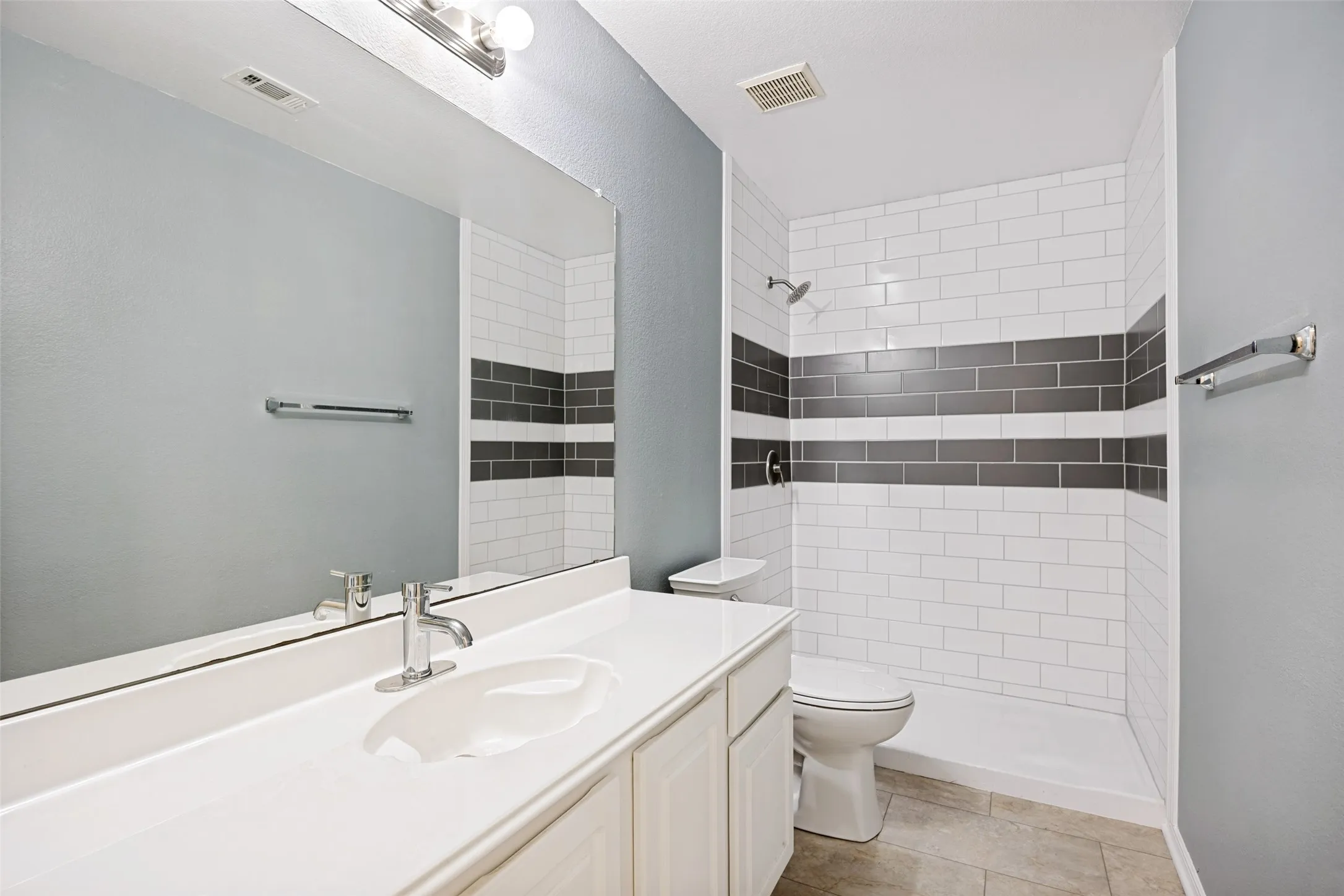 Single Family Residence For Sale in Collin County , 205 Arborview Drive, Wylie, Texas 75098, 3 Bedroom, 2 Bathroom, 2 Garage spaces, 1,703 Sqft, built in 2000, mls#21358558, Real Estate Agent in Wylie, Homes For Sale in Collin county, Homes For Sale in Wylie, Realtor in Wylie Texas, Real Estate Brokerage Independent Realty Texas, Luminita Cordes Realtor