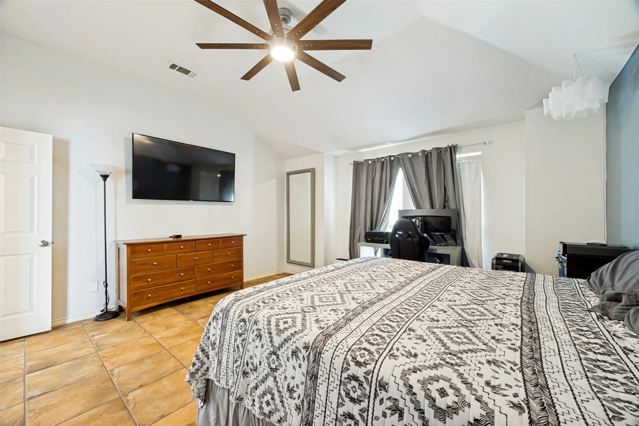 Single Family Residence For Sale in Collin County , 205 Arborview Drive, Wylie, Texas 75098, 3 Bedroom, 2 Bathroom, 2 Garage spaces, 1,703 Sqft, built in 2000, mls#21358558, Real Estate Agent in Wylie, Homes For Sale in Collin county, Homes For Sale in Wylie, Realtor in Wylie Texas, Real Estate Brokerage Independent Realty Texas, Luminita Cordes Realtor