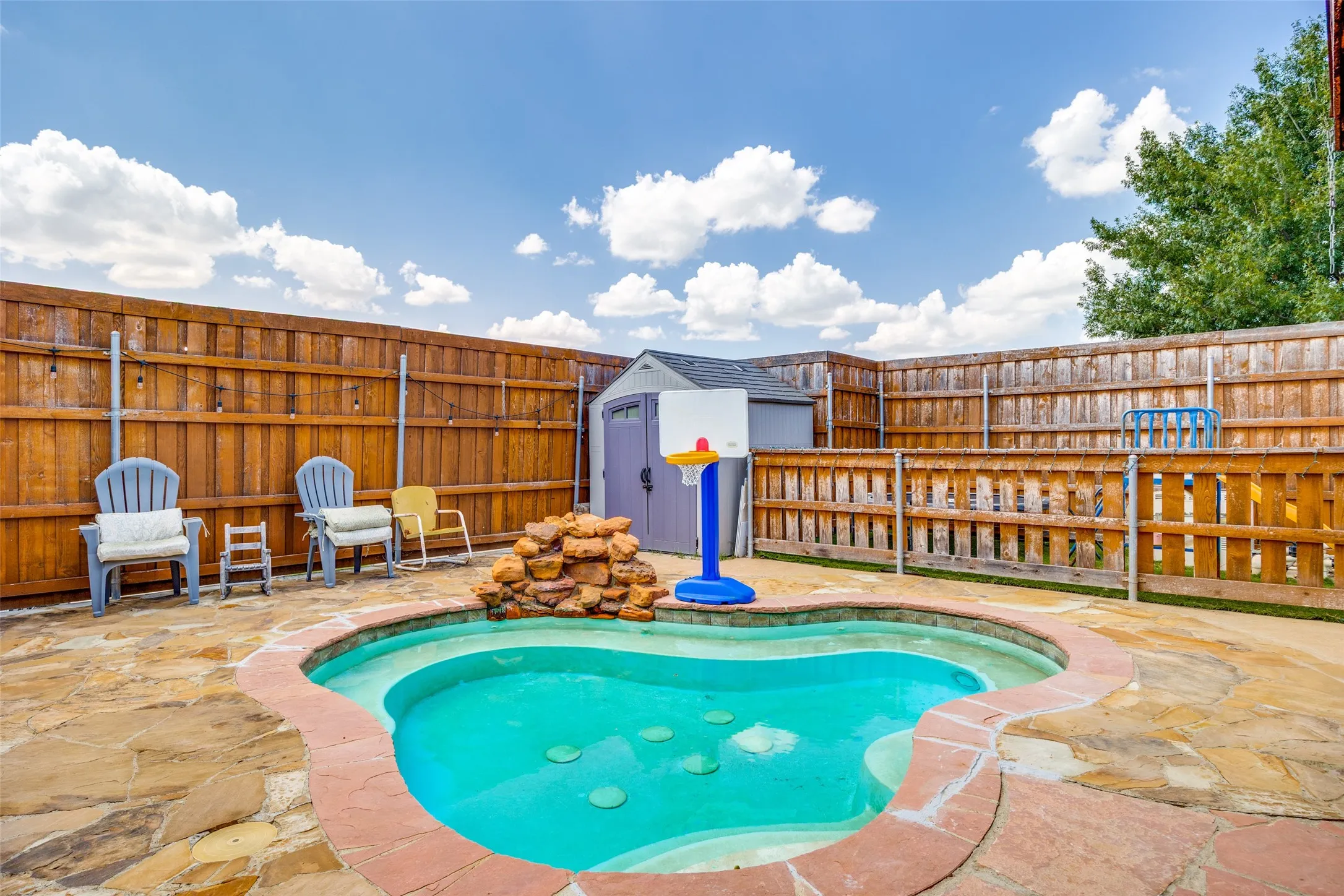 Single Family Residence For Sale in Collin County , 205 Arborview Drive, Wylie, Texas 75098, 3 Bedroom, 2 Bathroom, 2 Garage spaces, 1,703 Sqft, built in 2000, mls#21358558, Real Estate Agent in Wylie, Homes For Sale in Collin county, Homes For Sale in Wylie, Realtor in Wylie Texas, Real Estate Brokerage Independent Realty Texas, Luminita Cordes Realtor