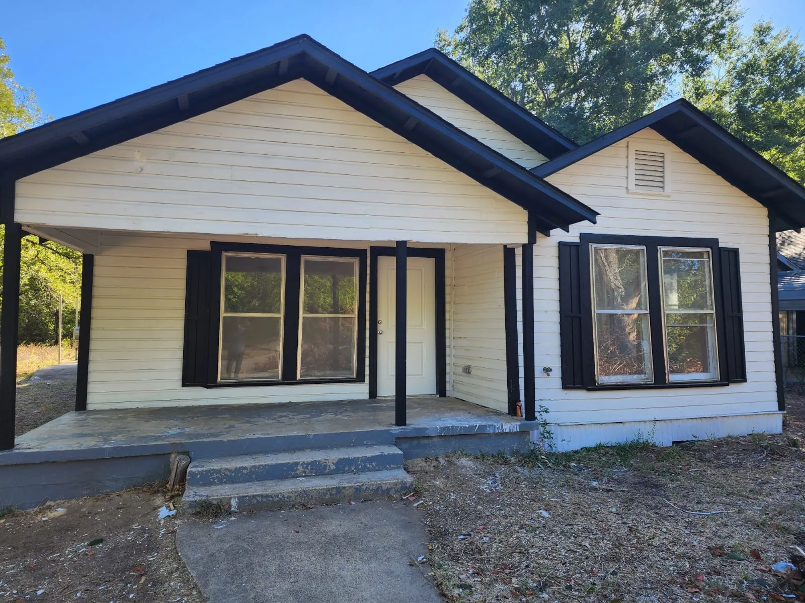 Single Family Residence For Sale in Lamar County , 440 12th Street NE, Paris, Texas 75460, 4 Bedroom, 2 Bathroom, Garage spaces, 1,416 Sqft, built in 1962, Price $98,000, mls#21362595, Real Estate Agent in Paris, Homes For Sale in Lamar county, Homes For Sale in Paris, Realtor in Paris Texas, Real Estate Brokerage Independent Realty Texas, Luminita Cordes Realtor
