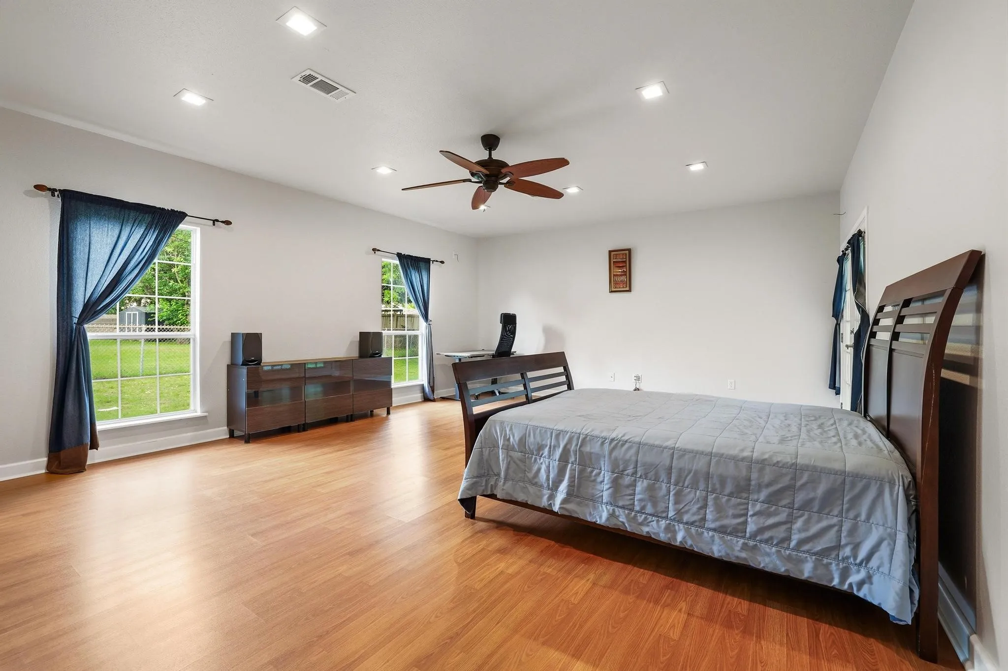 Single Family Residence For Sale in Grayson County , 813 S Andrews Street, Sherman, Texas 75090, 3 Bedroom, 2 Bathroom, 2 Garage spaces, 1,983 Sqft, built in 1960, mls#21362152, Real Estate Agent in Sherman, Homes For Sale in Grayson county, Homes For Sale in Sherman, Realtor in Sherman Texas, Real Estate Brokerage Independent Realty Texas, Luminita Cordes Realtor