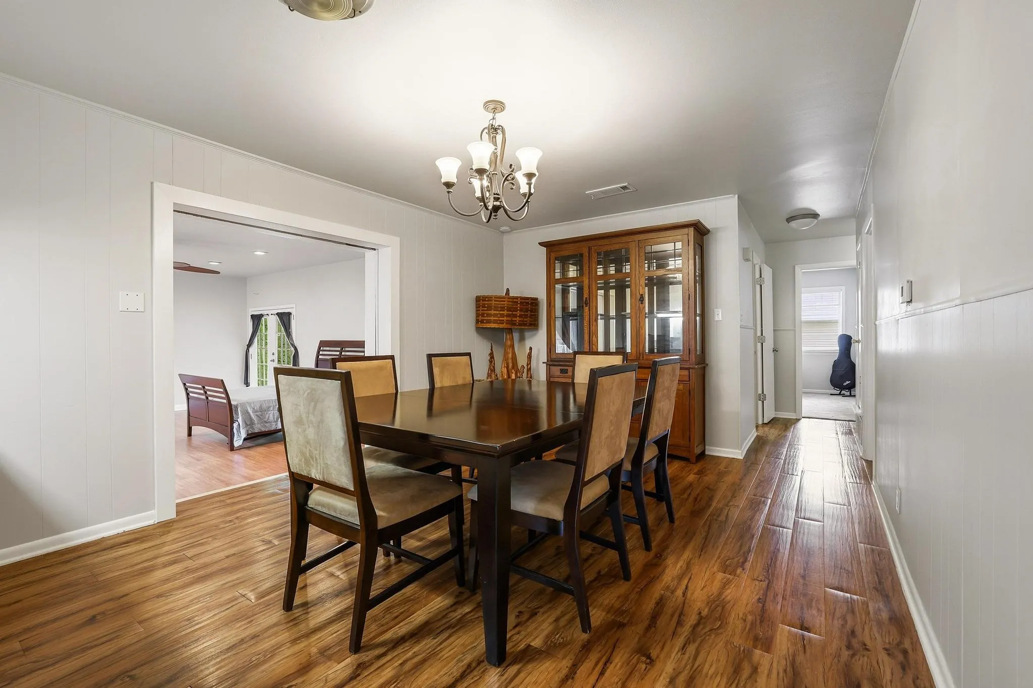 Single Family Residence For Sale in Grayson County , 813 S Andrews Street, Sherman, Texas 75090, 3 Bedroom, 2 Bathroom, 2 Garage spaces, 1,983 Sqft, built in 1960, mls#21362152, Real Estate Agent in Sherman, Homes For Sale in Grayson county, Homes For Sale in Sherman, Realtor in Sherman Texas, Real Estate Brokerage Independent Realty Texas, Luminita Cordes Realtor