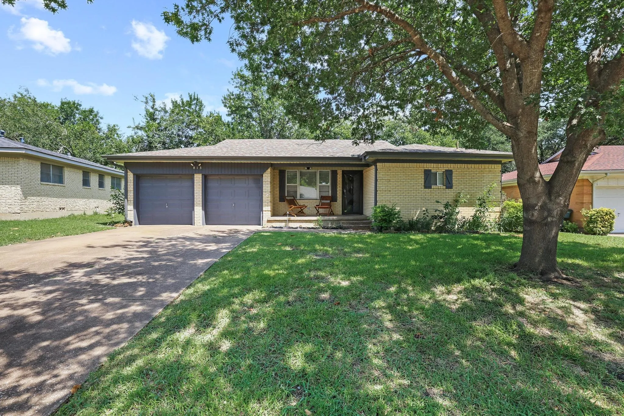Single Family Residence For Sale in Grayson County , 813 S Andrews Street, Sherman, Texas 75090, 3 Bedroom, 2 Bathroom, 2 Garage spaces, 1,983 Sqft, built in 1960, mls#21362152, Real Estate Agent in Sherman, Homes For Sale in Grayson county, Homes For Sale in Sherman, Realtor in Sherman Texas, Real Estate Brokerage Independent Realty Texas, Luminita Cordes Realtor