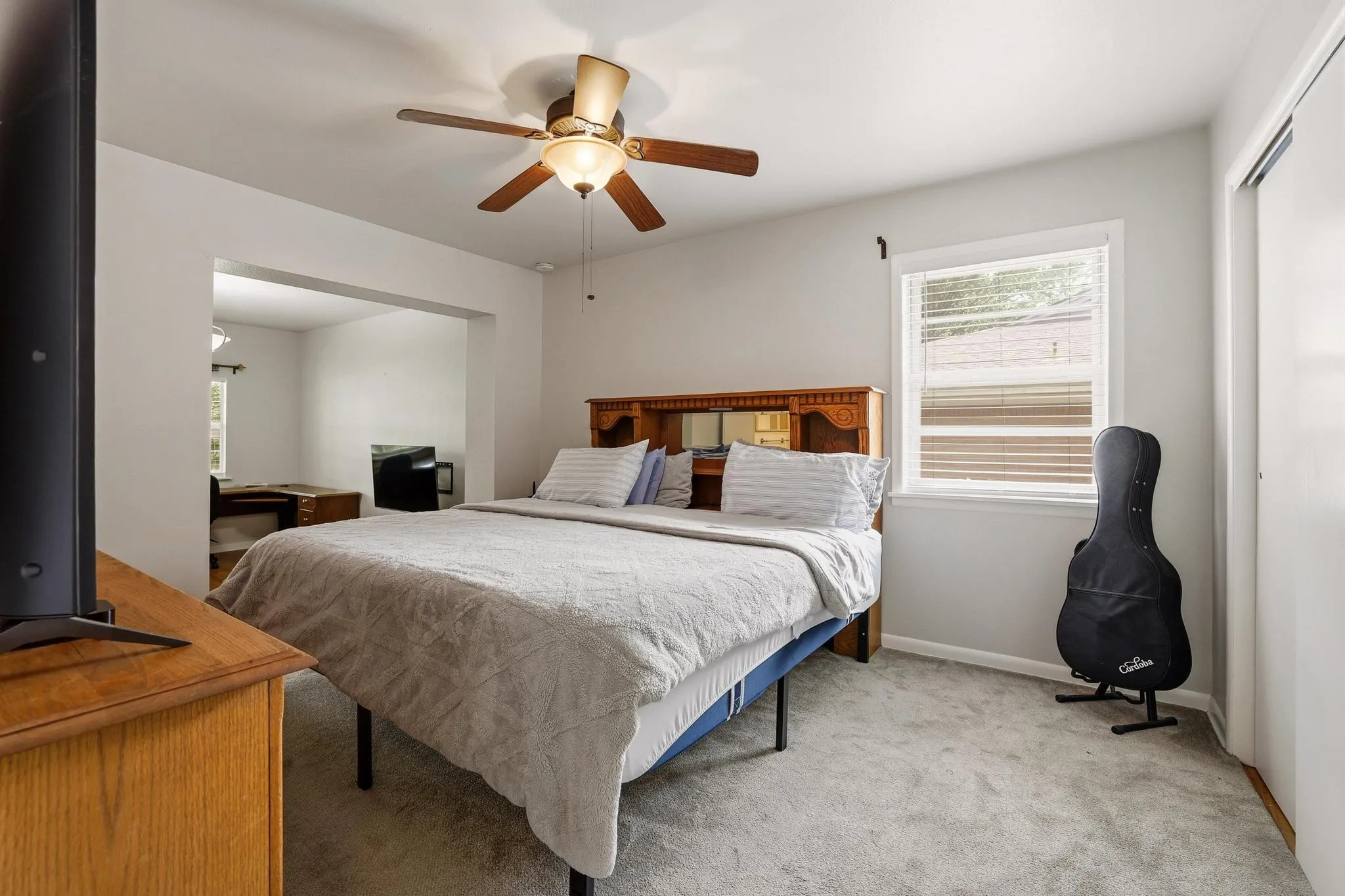 Single Family Residence For Sale in Grayson County , 813 S Andrews Street, Sherman, Texas 75090, 3 Bedroom, 2 Bathroom, 2 Garage spaces, 1,983 Sqft, built in 1960, mls#21362152, Real Estate Agent in Sherman, Homes For Sale in Grayson county, Homes For Sale in Sherman, Realtor in Sherman Texas, Real Estate Brokerage Independent Realty Texas, Luminita Cordes Realtor