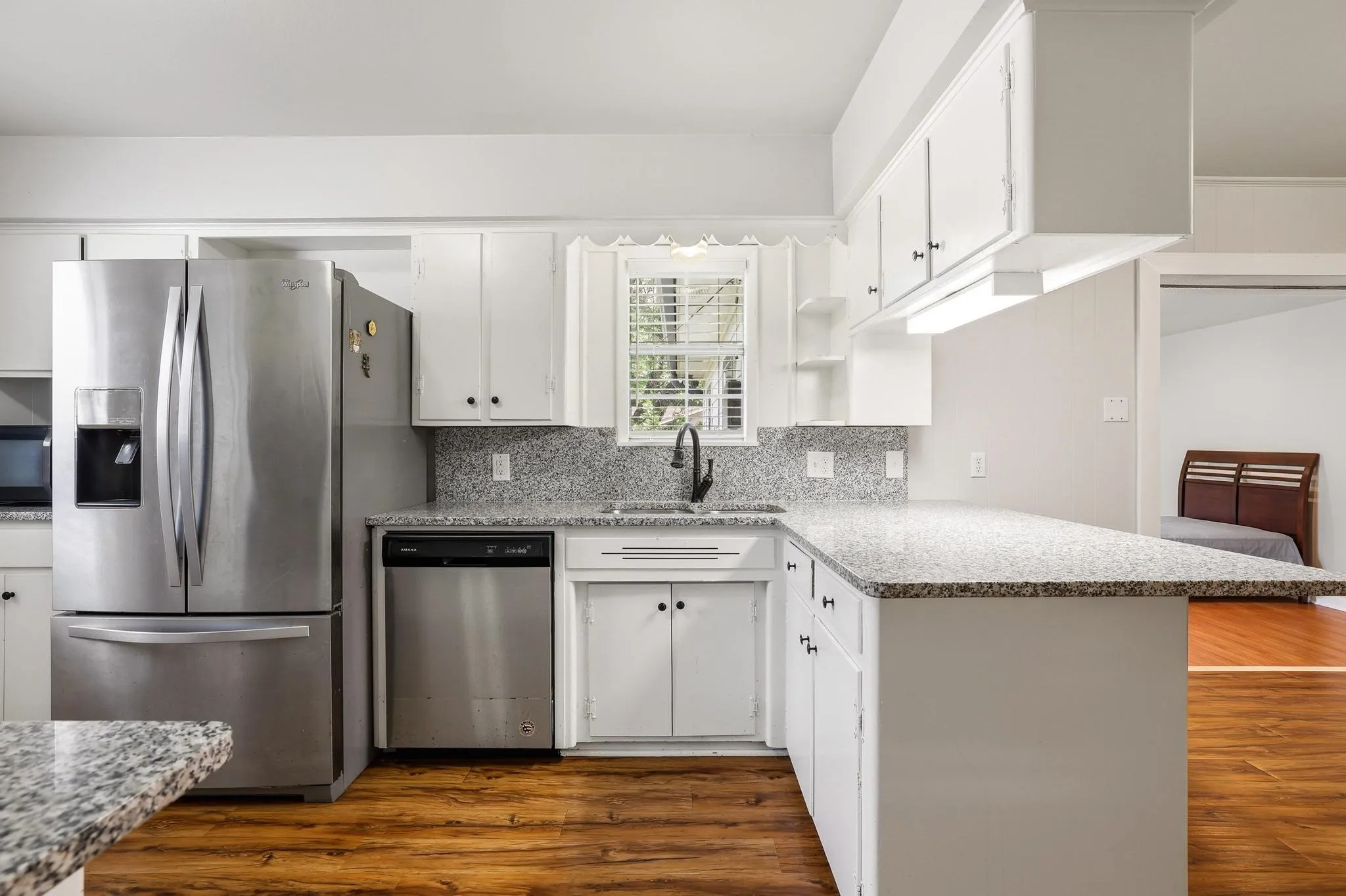 Single Family Residence For Sale in Grayson County , 813 S Andrews Street, Sherman, Texas 75090, 3 Bedroom, 2 Bathroom, 2 Garage spaces, 1,983 Sqft, built in 1960, mls#21362152, Real Estate Agent in Sherman, Homes For Sale in Grayson county, Homes For Sale in Sherman, Realtor in Sherman Texas, Real Estate Brokerage Independent Realty Texas, Luminita Cordes Realtor