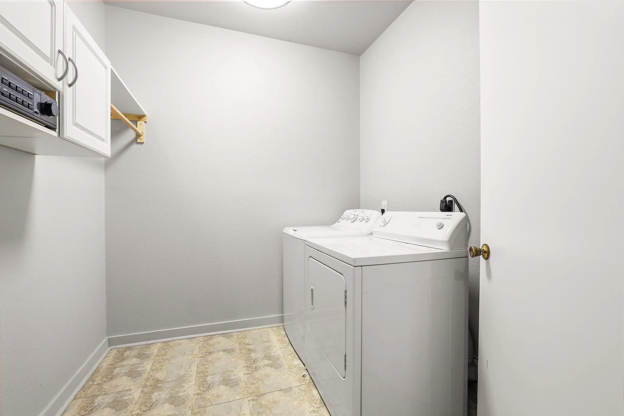 Single Family Residence For Sale in Grayson County , 813 S Andrews Street, Sherman, Texas 75090, 3 Bedroom, 2 Bathroom, 2 Garage spaces, 1,983 Sqft, built in 1960, mls#21362152, Real Estate Agent in Sherman, Homes For Sale in Grayson county, Homes For Sale in Sherman, Realtor in Sherman Texas, Real Estate Brokerage Independent Realty Texas, Luminita Cordes Realtor