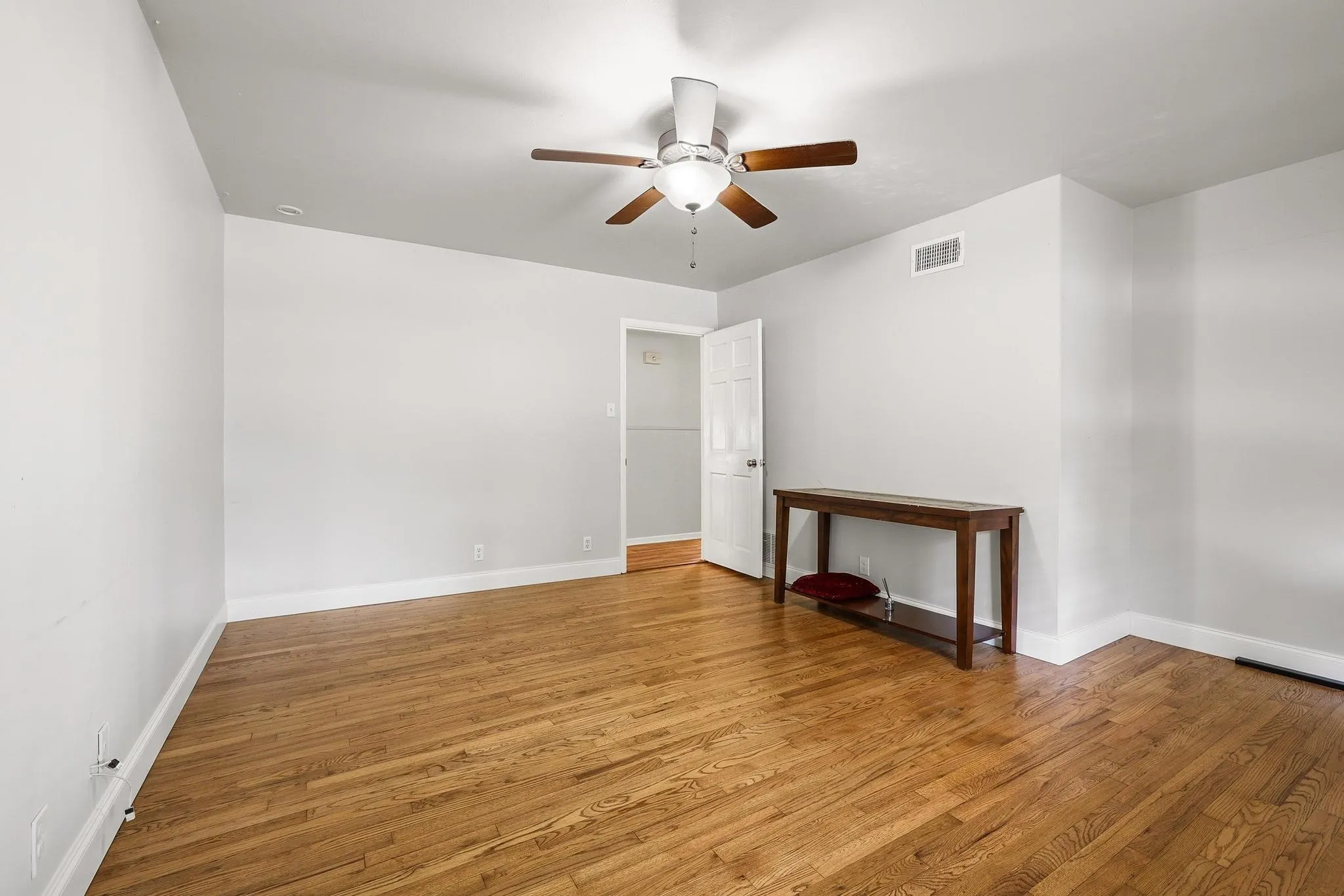Single Family Residence For Sale in Grayson County , 813 S Andrews Street, Sherman, Texas 75090, 3 Bedroom, 2 Bathroom, 2 Garage spaces, 1,983 Sqft, built in 1960, mls#21362152, Real Estate Agent in Sherman, Homes For Sale in Grayson county, Homes For Sale in Sherman, Realtor in Sherman Texas, Real Estate Brokerage Independent Realty Texas, Luminita Cordes Realtor
