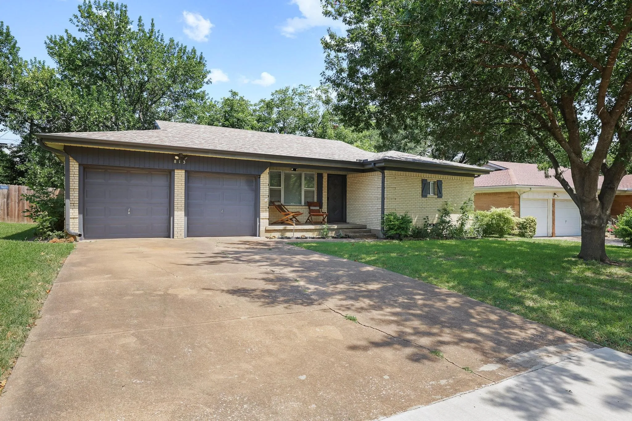Single Family Residence For Sale in Grayson County , 813 S Andrews Street, Sherman, Texas 75090, 3 Bedroom, 2 Bathroom, 2 Garage spaces, 1,983 Sqft, built in 1960, mls#21362152, Real Estate Agent in Sherman, Homes For Sale in Grayson county, Homes For Sale in Sherman, Realtor in Sherman Texas, Real Estate Brokerage Independent Realty Texas, Luminita Cordes Realtor