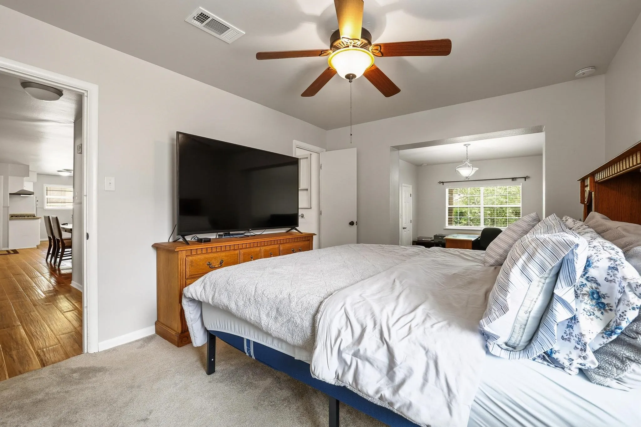 Single Family Residence For Sale in Grayson County , 813 S Andrews Street, Sherman, Texas 75090, 3 Bedroom, 2 Bathroom, 2 Garage spaces, 1,983 Sqft, built in 1960, mls#21362152, Real Estate Agent in Sherman, Homes For Sale in Grayson county, Homes For Sale in Sherman, Realtor in Sherman Texas, Real Estate Brokerage Independent Realty Texas, Luminita Cordes Realtor