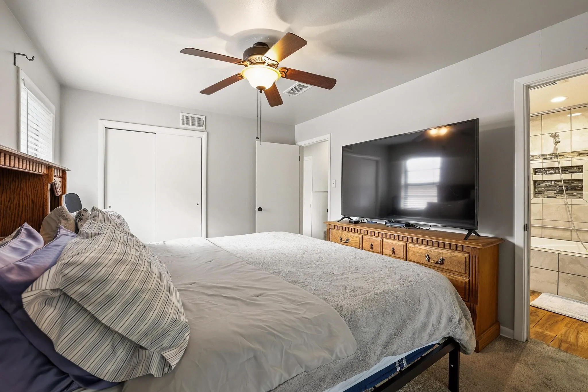 Single Family Residence For Sale in Grayson County , 813 S Andrews Street, Sherman, Texas 75090, 3 Bedroom, 2 Bathroom, 2 Garage spaces, 1,983 Sqft, built in 1960, mls#21362152, Real Estate Agent in Sherman, Homes For Sale in Grayson county, Homes For Sale in Sherman, Realtor in Sherman Texas, Real Estate Brokerage Independent Realty Texas, Luminita Cordes Realtor