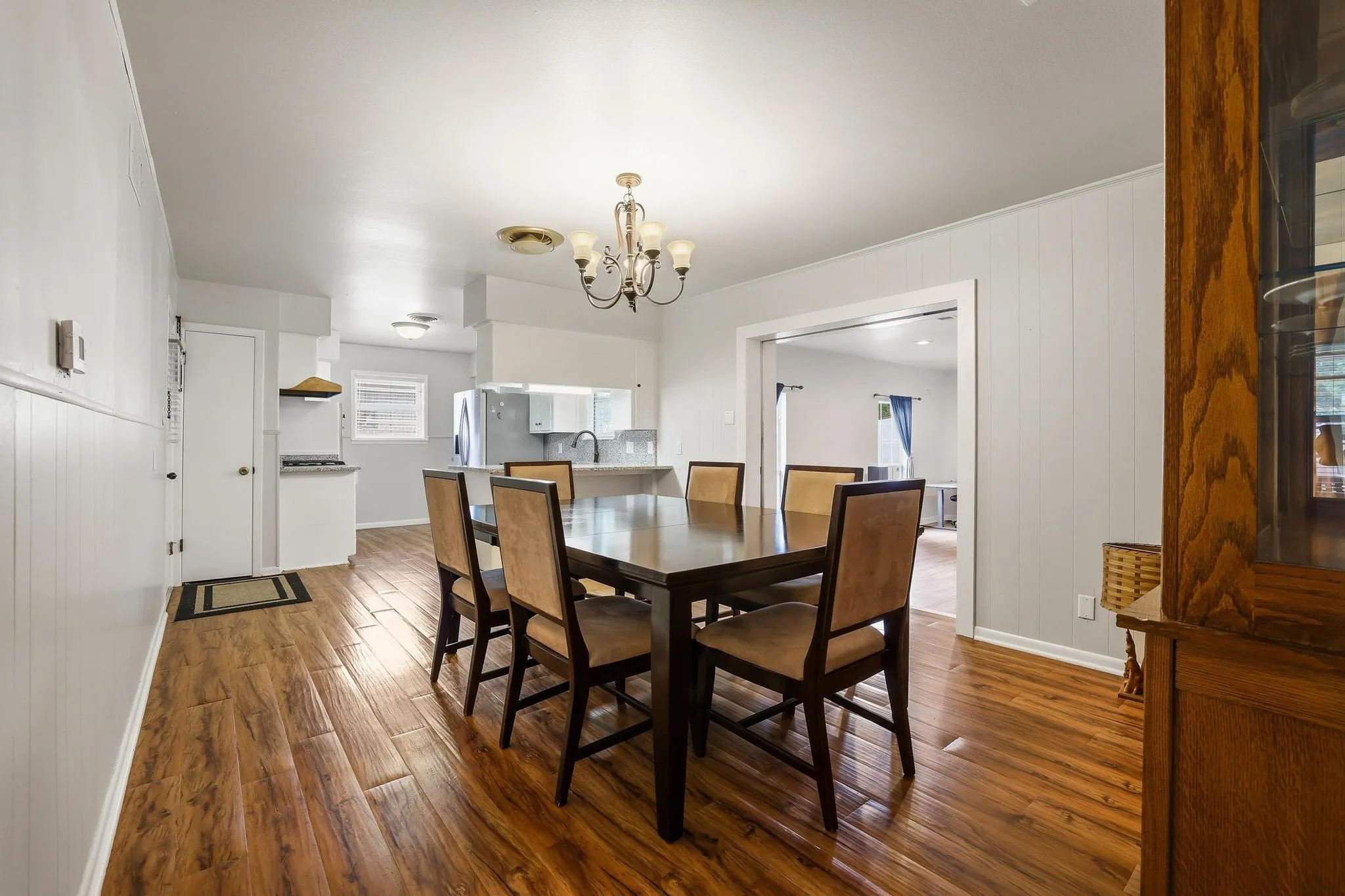 Single Family Residence For Sale in Grayson County , 813 S Andrews Street, Sherman, Texas 75090, 3 Bedroom, 2 Bathroom, 2 Garage spaces, 1,983 Sqft, built in 1960, mls#21362152, Real Estate Agent in Sherman, Homes For Sale in Grayson county, Homes For Sale in Sherman, Realtor in Sherman Texas, Real Estate Brokerage Independent Realty Texas, Luminita Cordes Realtor