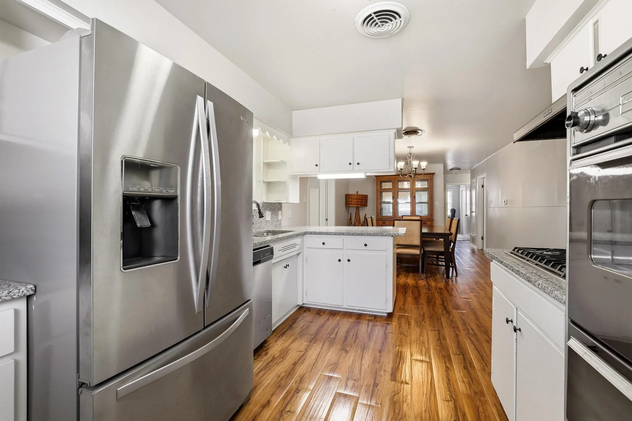 Single Family Residence For Sale in Grayson County , 813 S Andrews Street, Sherman, Texas 75090, 3 Bedroom, 2 Bathroom, 2 Garage spaces, 1,983 Sqft, built in 1960, mls#21362152, Real Estate Agent in Sherman, Homes For Sale in Grayson county, Homes For Sale in Sherman, Realtor in Sherman Texas, Real Estate Brokerage Independent Realty Texas, Luminita Cordes Realtor