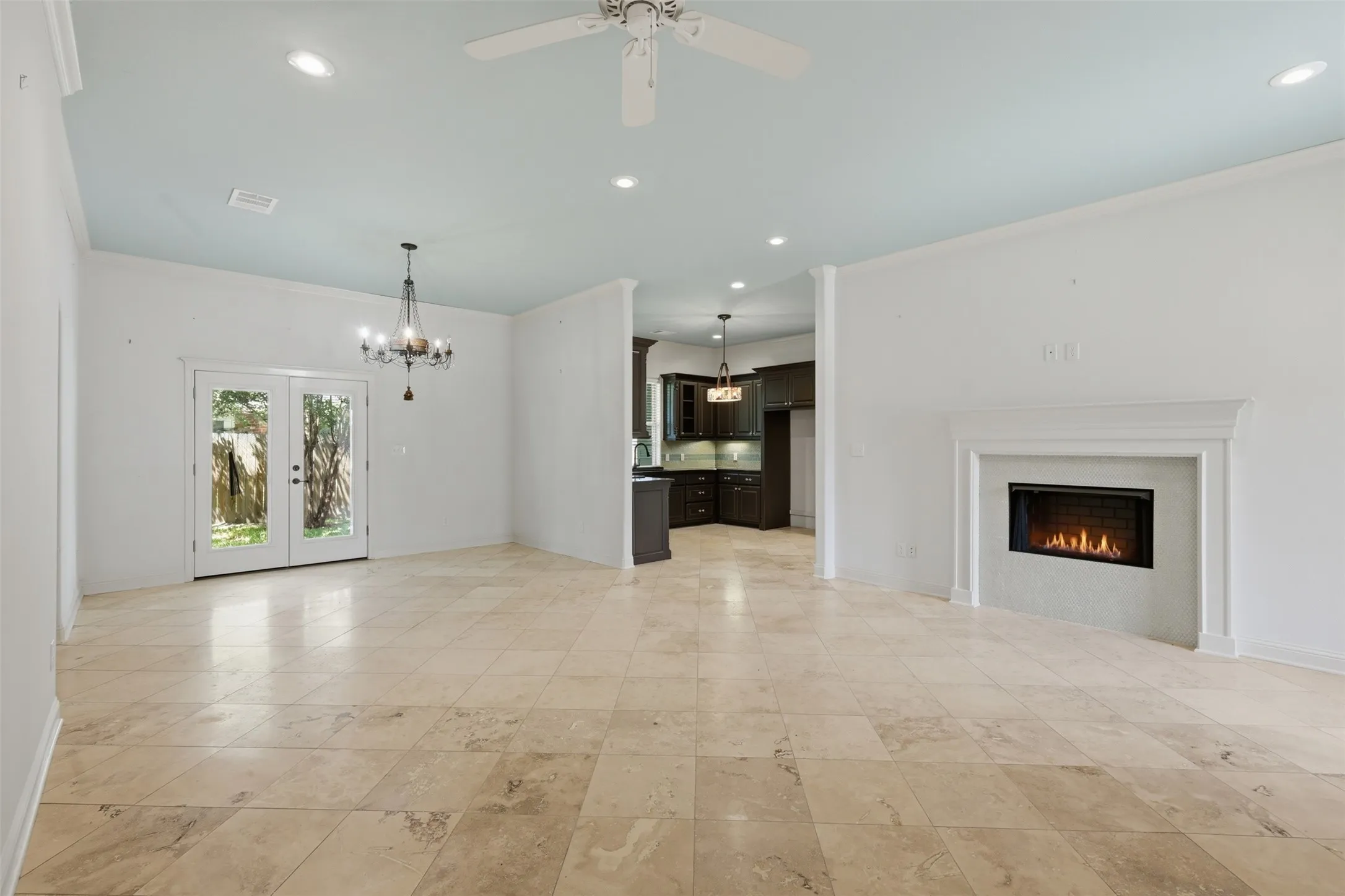 Single Family Residence For Sale in Hopkins County , 411 Austin Acre Road, Sulphur Springs, Texas 75482, 3 Bedroom, 2 Bathroom, 2 Garage spaces, 1,894 Sqft, built in 2012, mls#21357813, Real Estate Agent in Sulphur Springs, Homes For Sale in Hopkins county, Homes For Sale in Sulphur Springs, Realtor in Sulphur Springs Texas, Real Estate Brokerage Independent Realty Texas, Luminita Cordes Realtor