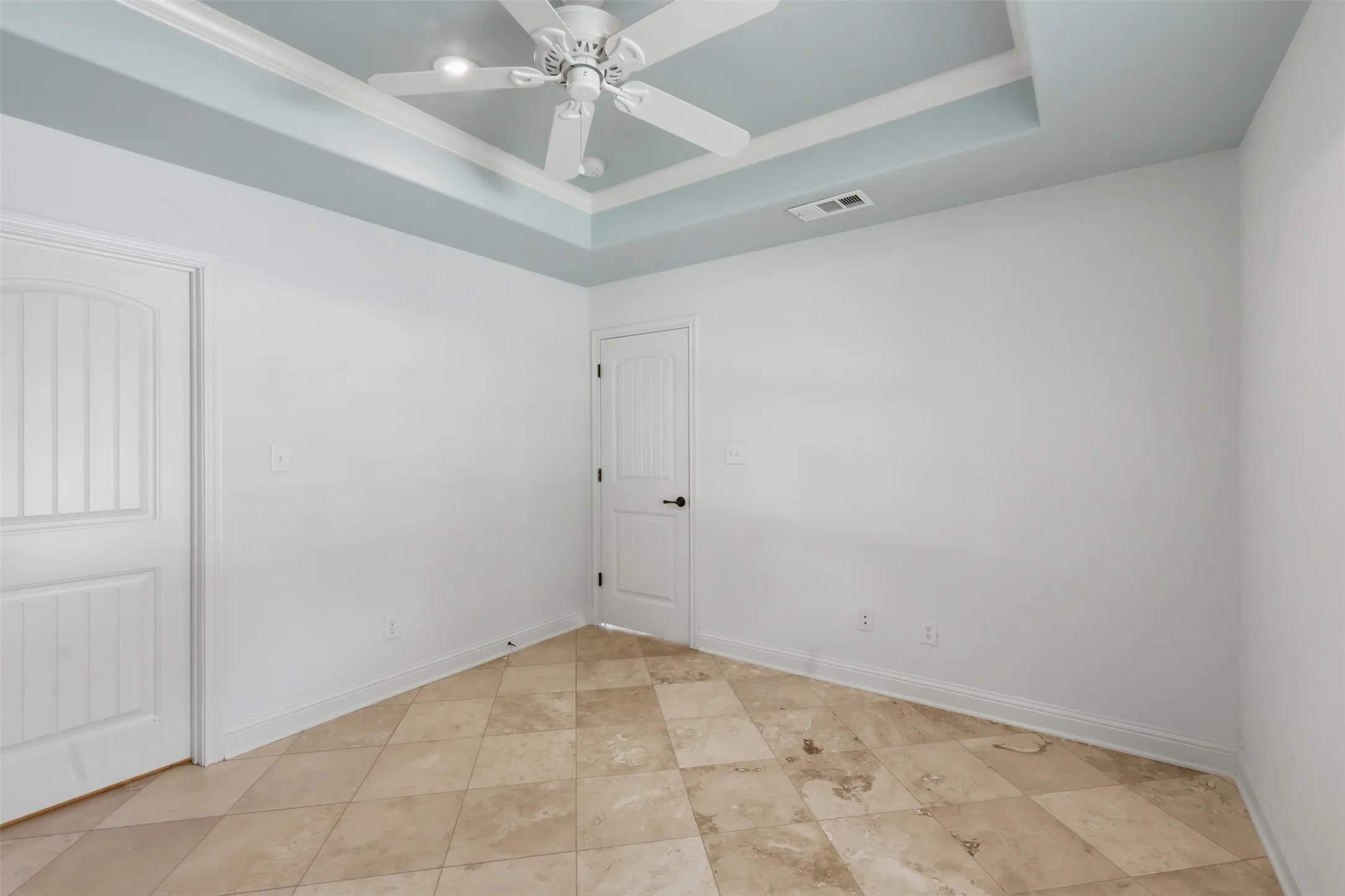 Single Family Residence For Sale in Hopkins County , 411 Austin Acre Road, Sulphur Springs, Texas 75482, 3 Bedroom, 2 Bathroom, 2 Garage spaces, 1,894 Sqft, built in 2012, mls#21357813, Real Estate Agent in Sulphur Springs, Homes For Sale in Hopkins county, Homes For Sale in Sulphur Springs, Realtor in Sulphur Springs Texas, Real Estate Brokerage Independent Realty Texas, Luminita Cordes Realtor