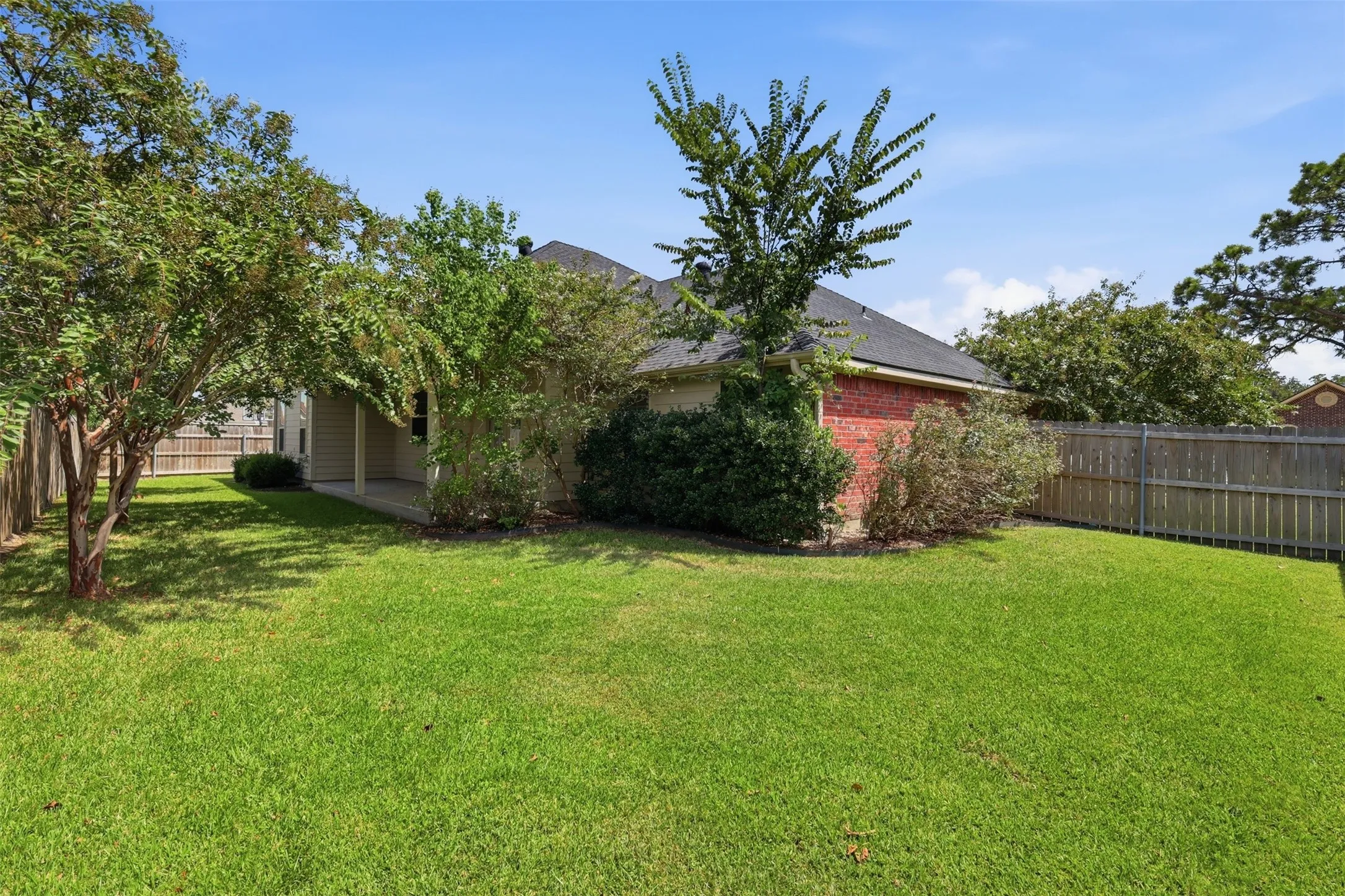 Single Family Residence For Sale in Hopkins County , 411 Austin Acre Road, Sulphur Springs, Texas 75482, 3 Bedroom, 2 Bathroom, 2 Garage spaces, 1,894 Sqft, built in 2012, mls#21357813, Real Estate Agent in Sulphur Springs, Homes For Sale in Hopkins county, Homes For Sale in Sulphur Springs, Realtor in Sulphur Springs Texas, Real Estate Brokerage Independent Realty Texas, Luminita Cordes Realtor