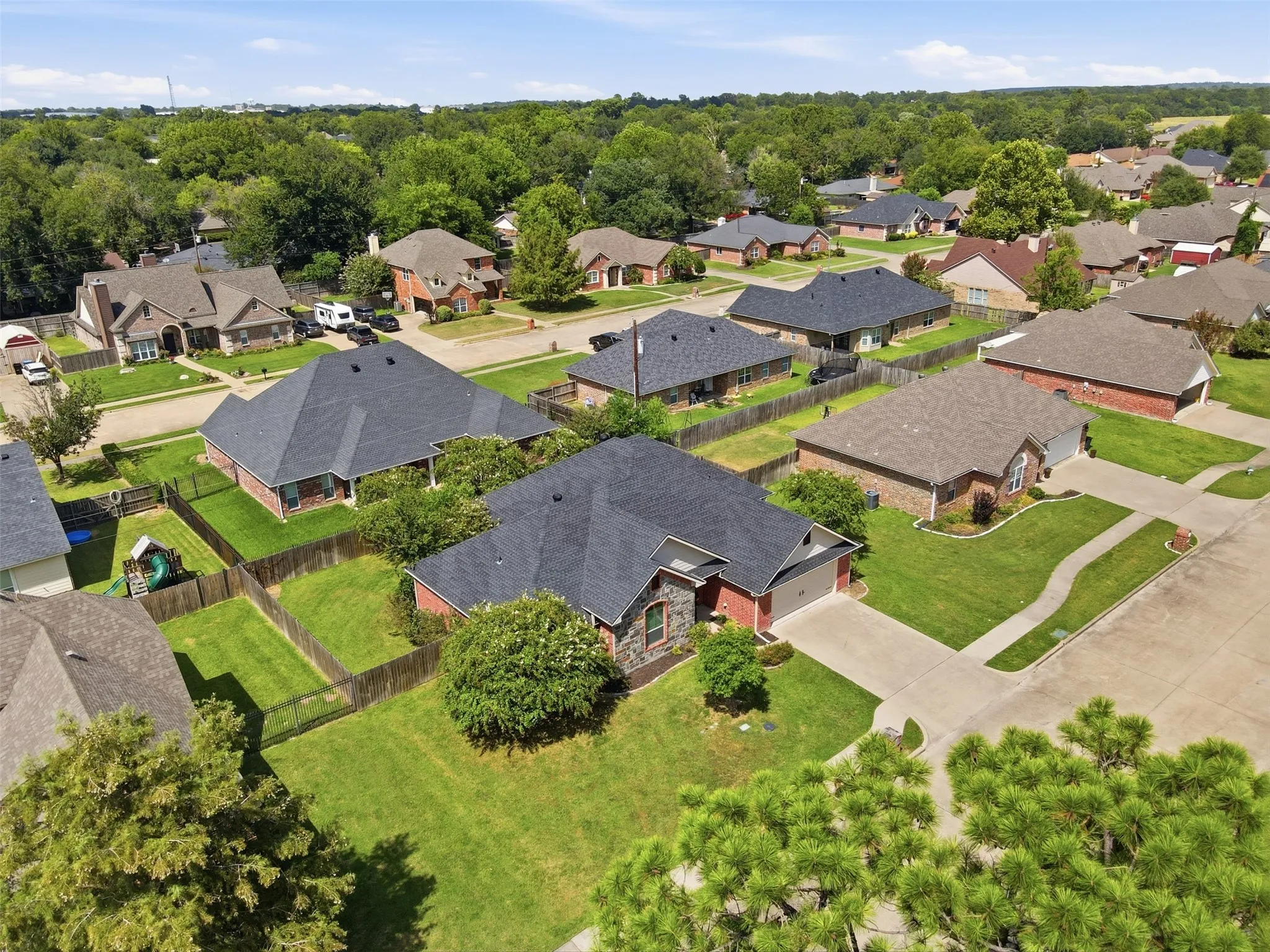 Single Family Residence For Sale in Hopkins County , 411 Austin Acre Road, Sulphur Springs, Texas 75482, 3 Bedroom, 2 Bathroom, 2 Garage spaces, 1,894 Sqft, built in 2012, mls#21357813, Real Estate Agent in Sulphur Springs, Homes For Sale in Hopkins county, Homes For Sale in Sulphur Springs, Realtor in Sulphur Springs Texas, Real Estate Brokerage Independent Realty Texas, Luminita Cordes Realtor