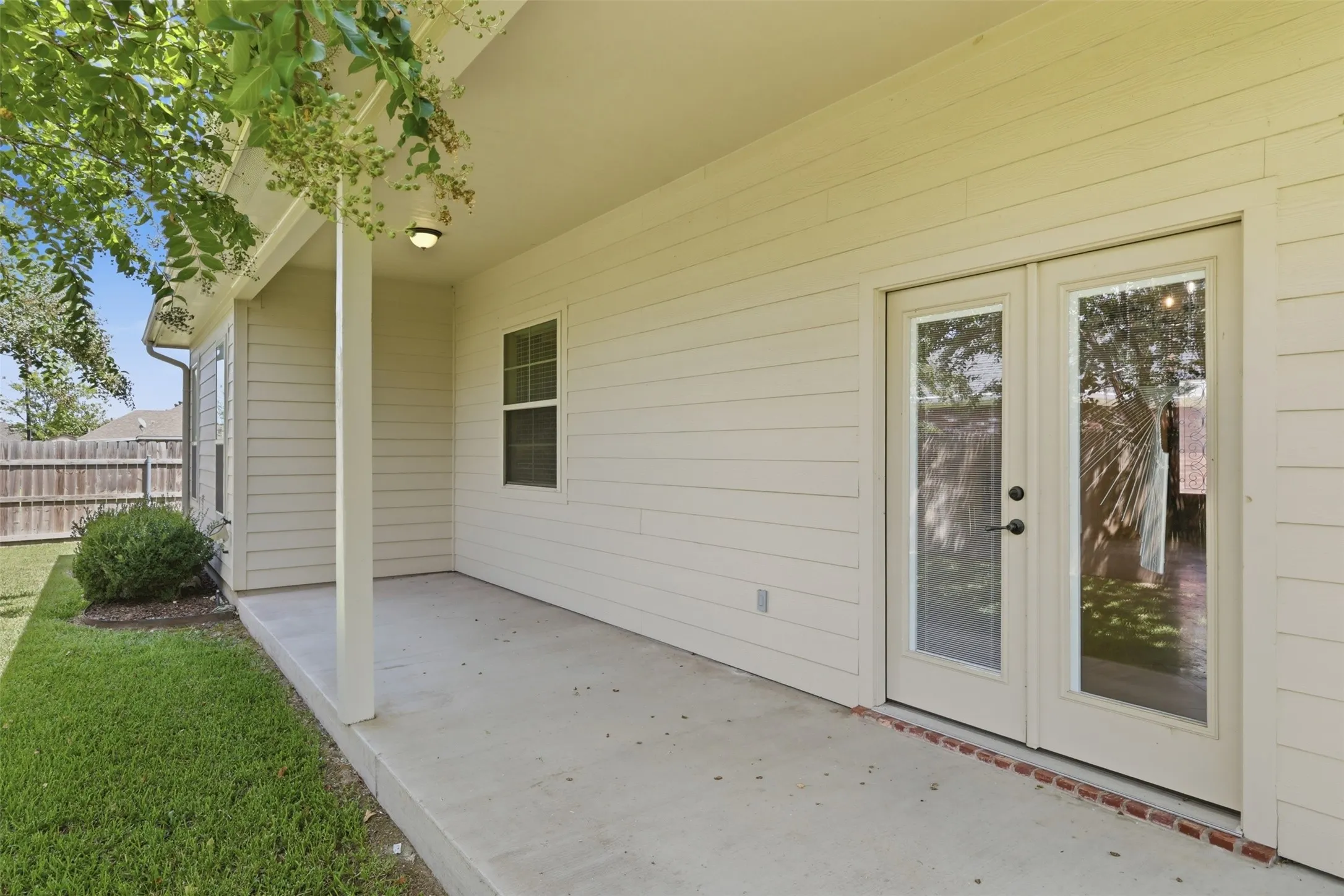 Single Family Residence For Sale in Hopkins County , 411 Austin Acre Road, Sulphur Springs, Texas 75482, 3 Bedroom, 2 Bathroom, 2 Garage spaces, 1,894 Sqft, built in 2012, mls#21357813, Real Estate Agent in Sulphur Springs, Homes For Sale in Hopkins county, Homes For Sale in Sulphur Springs, Realtor in Sulphur Springs Texas, Real Estate Brokerage Independent Realty Texas, Luminita Cordes Realtor