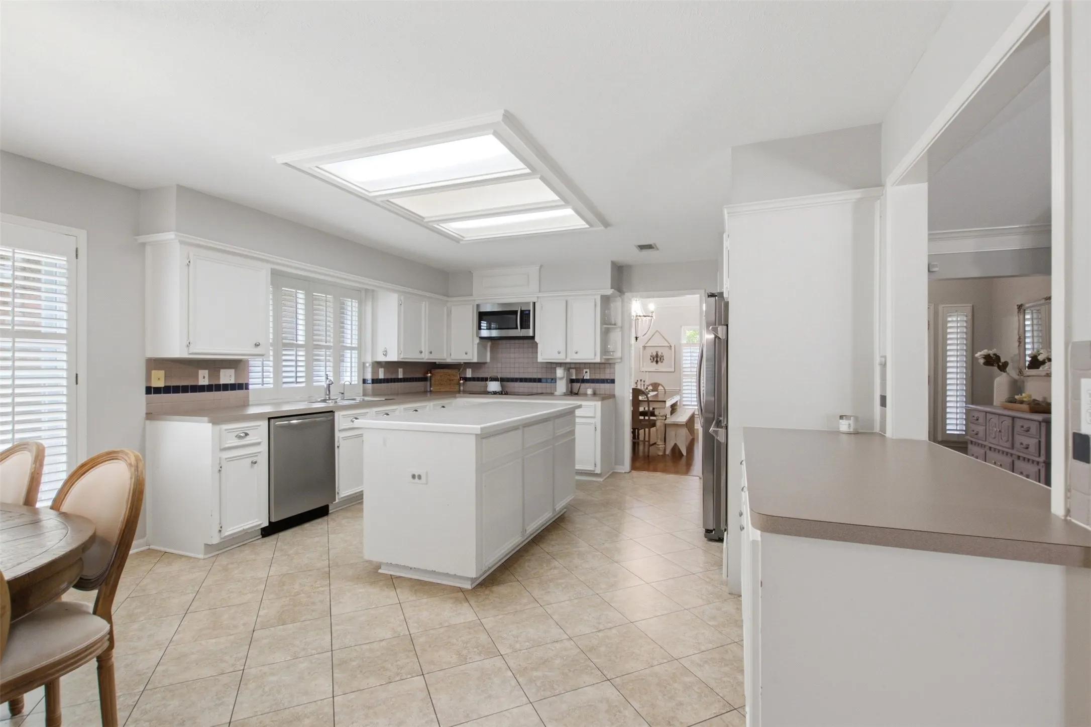 Single Family Residence For Sale in Collin County , 3210 Wyndham Lane, Richardson, Texas 75082, 3 Bedroom, 2 Bathroom, 2 Garage spaces, 2,610 Sqft, built in 1990, mls#21360668, Real Estate Agent in Richardson, Homes For Sale in Collin county, Homes For Sale in Richardson, Realtor in Richardson Texas, Real Estate Brokerage Independent Realty Texas, Luminita Cordes Realtor