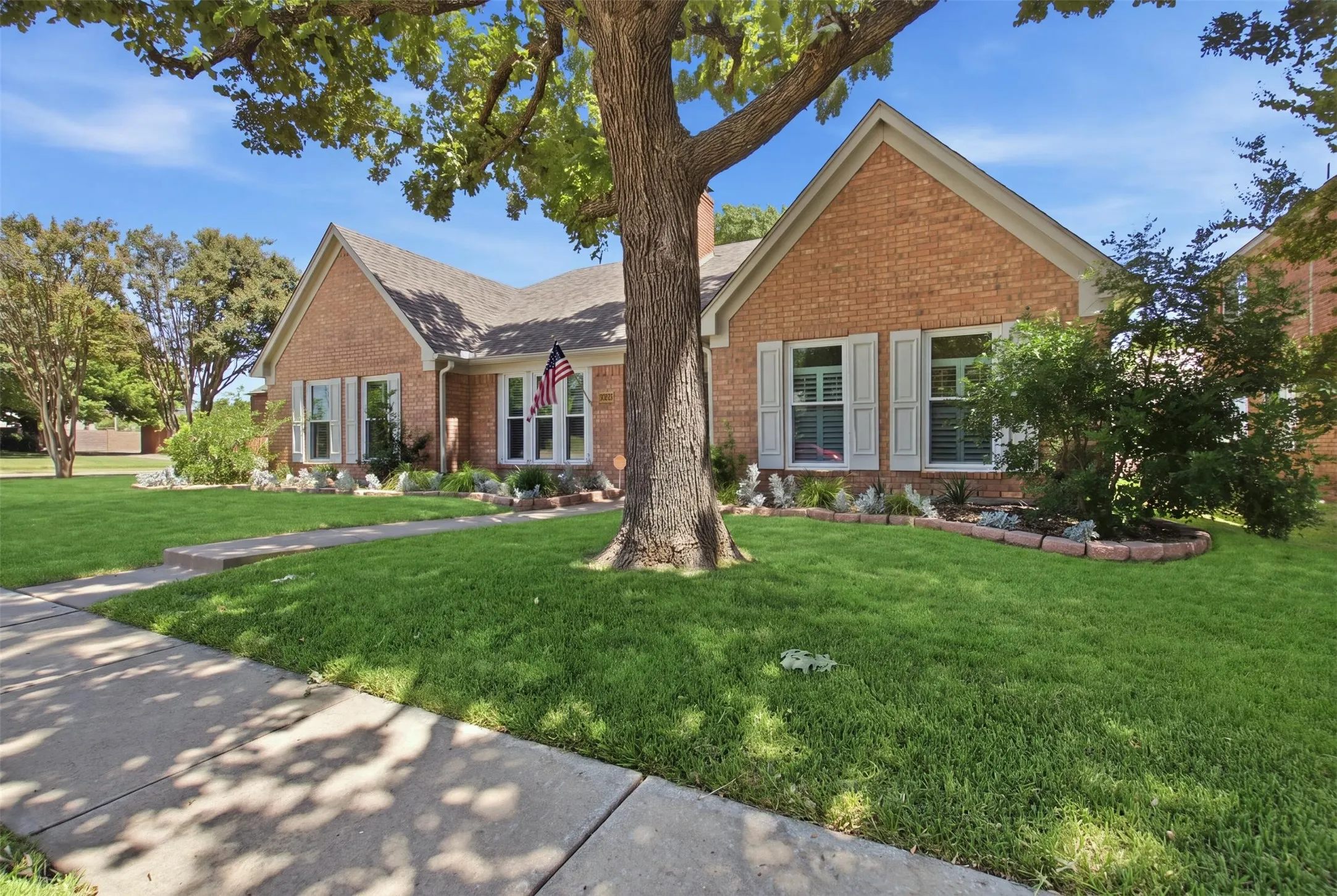 Single Family Residence For Sale in Collin County , 3210 Wyndham Lane, Richardson, Texas 75082, 3 Bedroom, 2 Bathroom, 2 Garage spaces, 2,610 Sqft, built in 1990, mls#21360668, Real Estate Agent in Richardson, Homes For Sale in Collin county, Homes For Sale in Richardson, Realtor in Richardson Texas, Real Estate Brokerage Independent Realty Texas, Luminita Cordes Realtor
