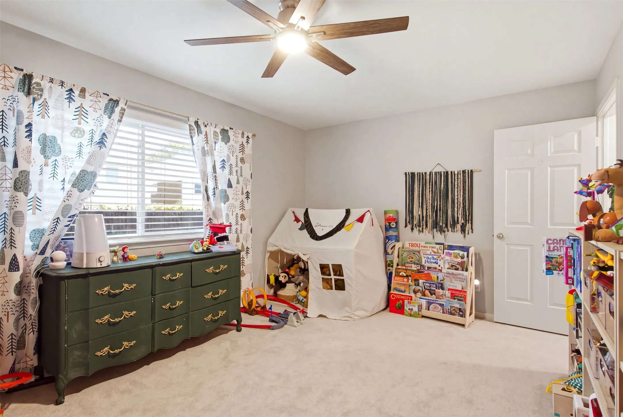 Single Family Residence For Sale in Collin County , 3210 Wyndham Lane, Richardson, Texas 75082, 3 Bedroom, 2 Bathroom, 2 Garage spaces, 2,610 Sqft, built in 1990, mls#21360668, Real Estate Agent in Richardson, Homes For Sale in Collin county, Homes For Sale in Richardson, Realtor in Richardson Texas, Real Estate Brokerage Independent Realty Texas, Luminita Cordes Realtor
