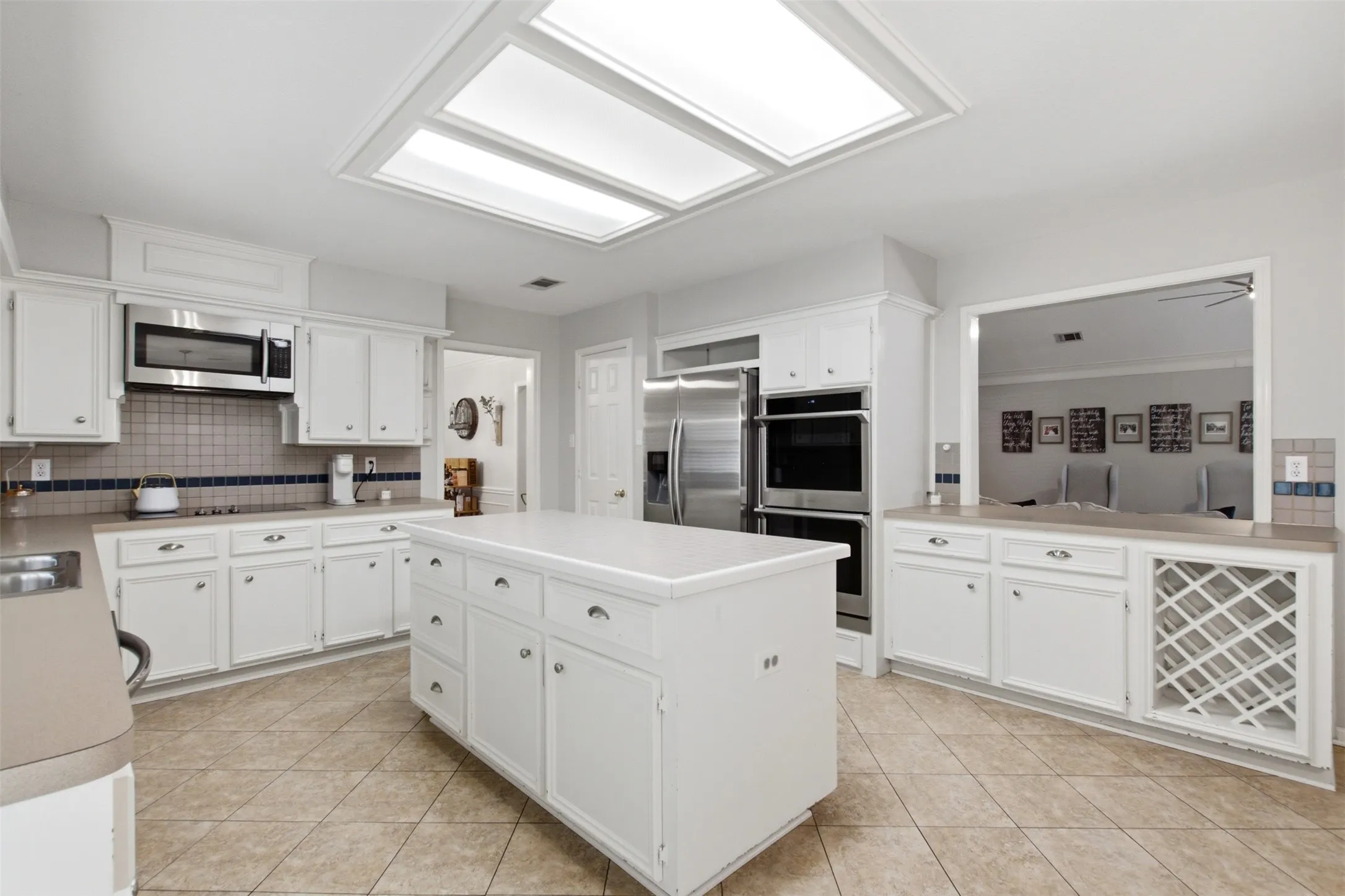 Single Family Residence For Sale in Collin County , 3210 Wyndham Lane, Richardson, Texas 75082, 3 Bedroom, 2 Bathroom, 2 Garage spaces, 2,610 Sqft, built in 1990, mls#21360668, Real Estate Agent in Richardson, Homes For Sale in Collin county, Homes For Sale in Richardson, Realtor in Richardson Texas, Real Estate Brokerage Independent Realty Texas, Luminita Cordes Realtor