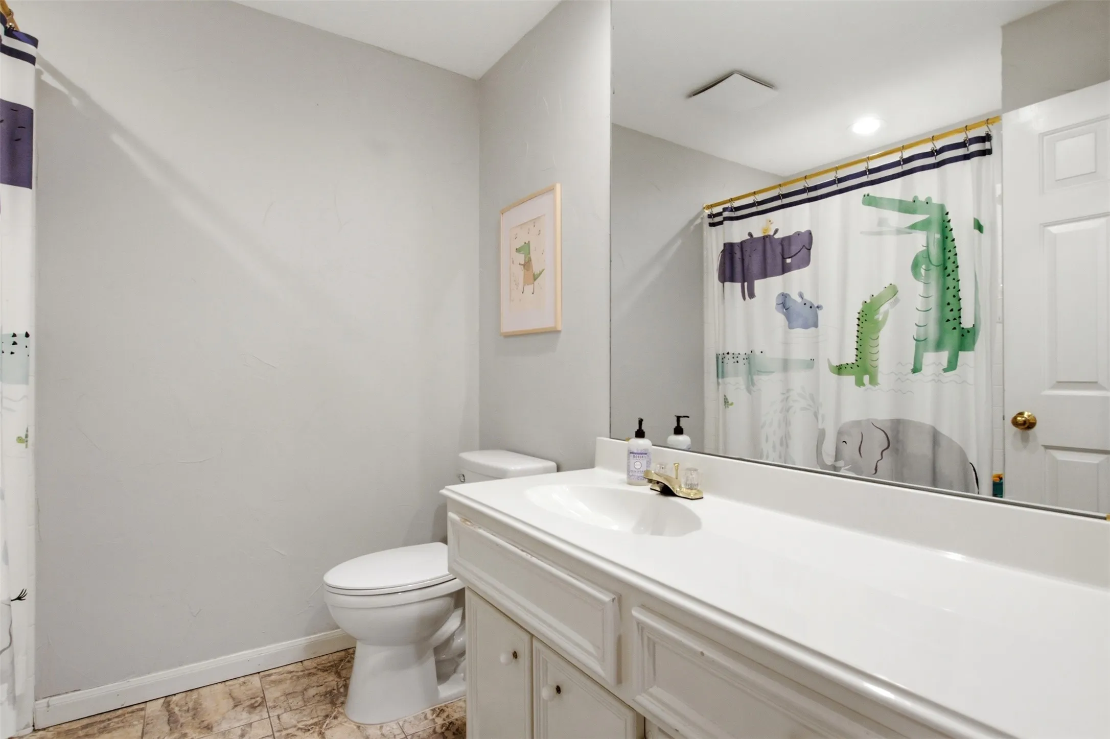 Single Family Residence For Sale in Collin County , 3210 Wyndham Lane, Richardson, Texas 75082, 3 Bedroom, 2 Bathroom, 2 Garage spaces, 2,610 Sqft, built in 1990, mls#21360668, Real Estate Agent in Richardson, Homes For Sale in Collin county, Homes For Sale in Richardson, Realtor in Richardson Texas, Real Estate Brokerage Independent Realty Texas, Luminita Cordes Realtor