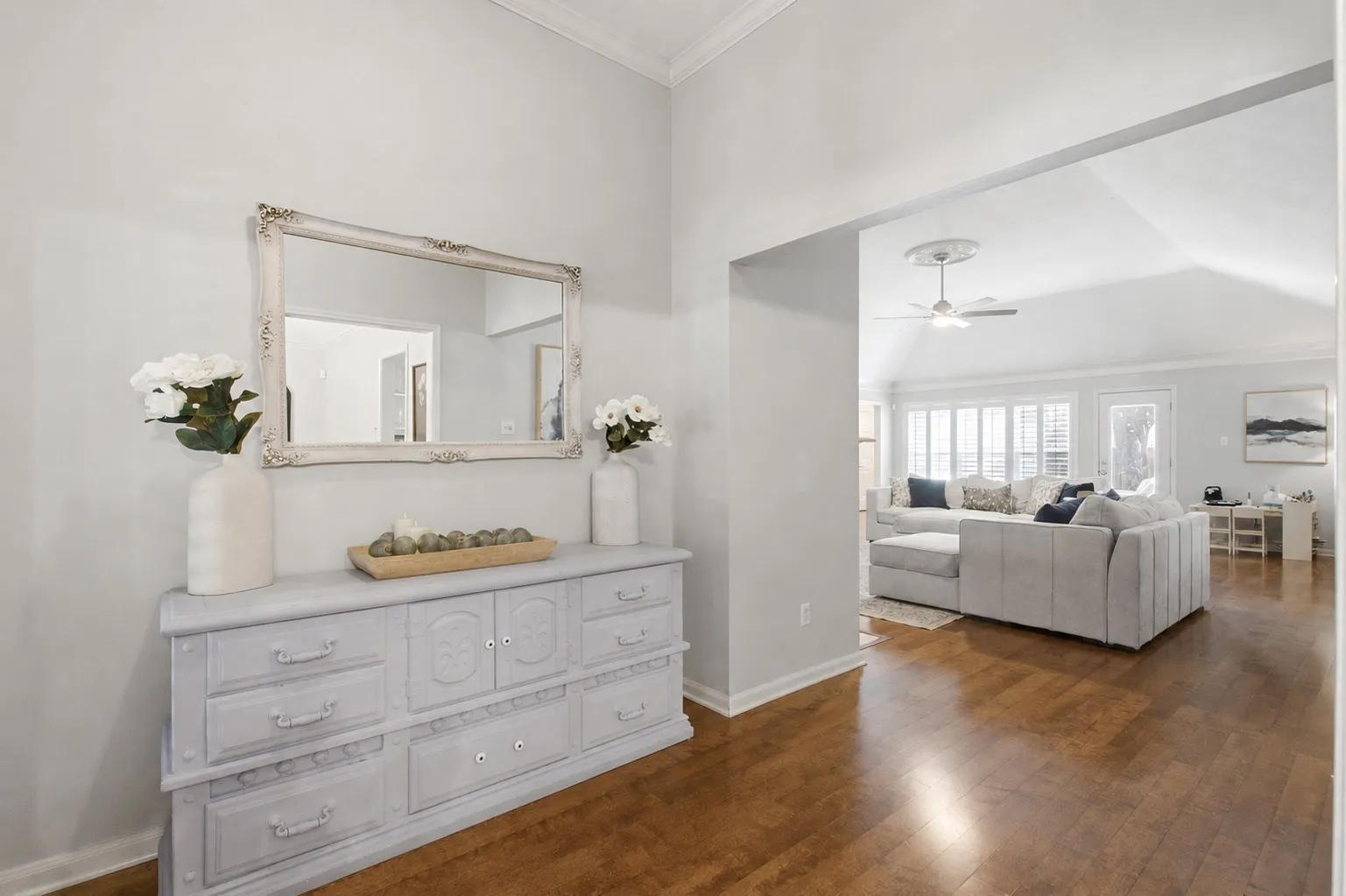 Single Family Residence For Sale in Collin County , 3210 Wyndham Lane, Richardson, Texas 75082, 3 Bedroom, 2 Bathroom, 2 Garage spaces, 2,610 Sqft, built in 1990, mls#21360668, Real Estate Agent in Richardson, Homes For Sale in Collin county, Homes For Sale in Richardson, Realtor in Richardson Texas, Real Estate Brokerage Independent Realty Texas, Luminita Cordes Realtor