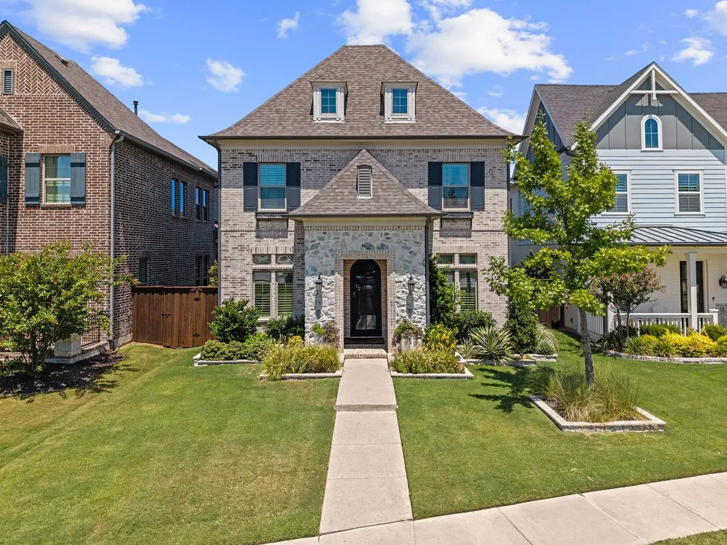Single Family Residence For Sale in Denton County , 2821 Waverly, The Colony, Texas 75056, 3 Bedroom, 3 Bathroom, 2 Garage spaces, 2,790 Sqft, built in 2020, mls#21356268, Real Estate Agent in The Colony, Homes For Sale in Denton county, Homes For Sale in The Colony, Realtor in The Colony Texas, Real Estate Brokerage Independent Realty Texas, Luminita Cordes Realtor