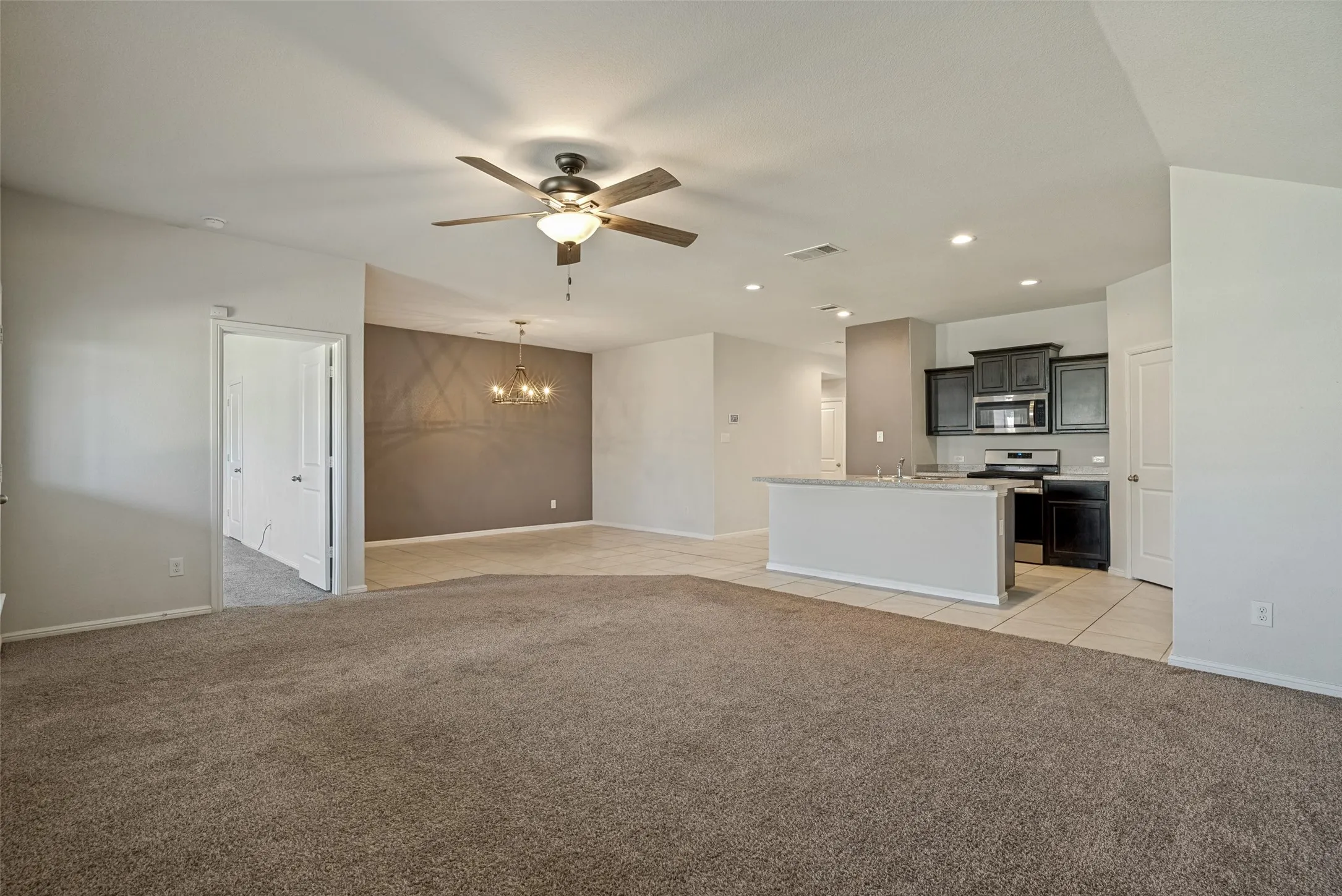Single Family Residence For Sale in Tarrant County , 10368 Fort Teran Trail, Crowley, Texas 76036, 4 Bedroom, 2 Bathroom, 2 Garage spaces, 1,860 Sqft, built in 2021, mls#21362605, Real Estate Agent in Crowley, Homes For Sale in Tarrant county, Homes For Sale in Crowley, Realtor in Crowley Texas, Real Estate Brokerage Independent Realty Texas, Luminita Cordes Realtor