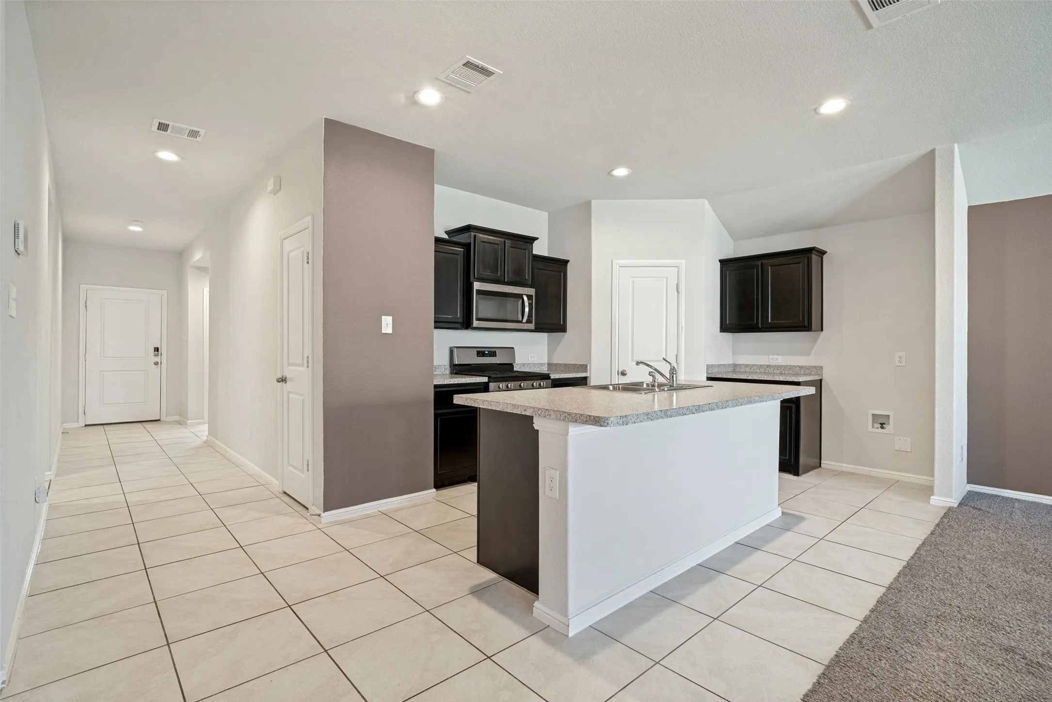 Single Family Residence For Sale in Tarrant County , 10368 Fort Teran Trail, Crowley, Texas 76036, 4 Bedroom, 2 Bathroom, 2 Garage spaces, 1,860 Sqft, built in 2021, mls#21362605, Real Estate Agent in Crowley, Homes For Sale in Tarrant county, Homes For Sale in Crowley, Realtor in Crowley Texas, Real Estate Brokerage Independent Realty Texas, Luminita Cordes Realtor